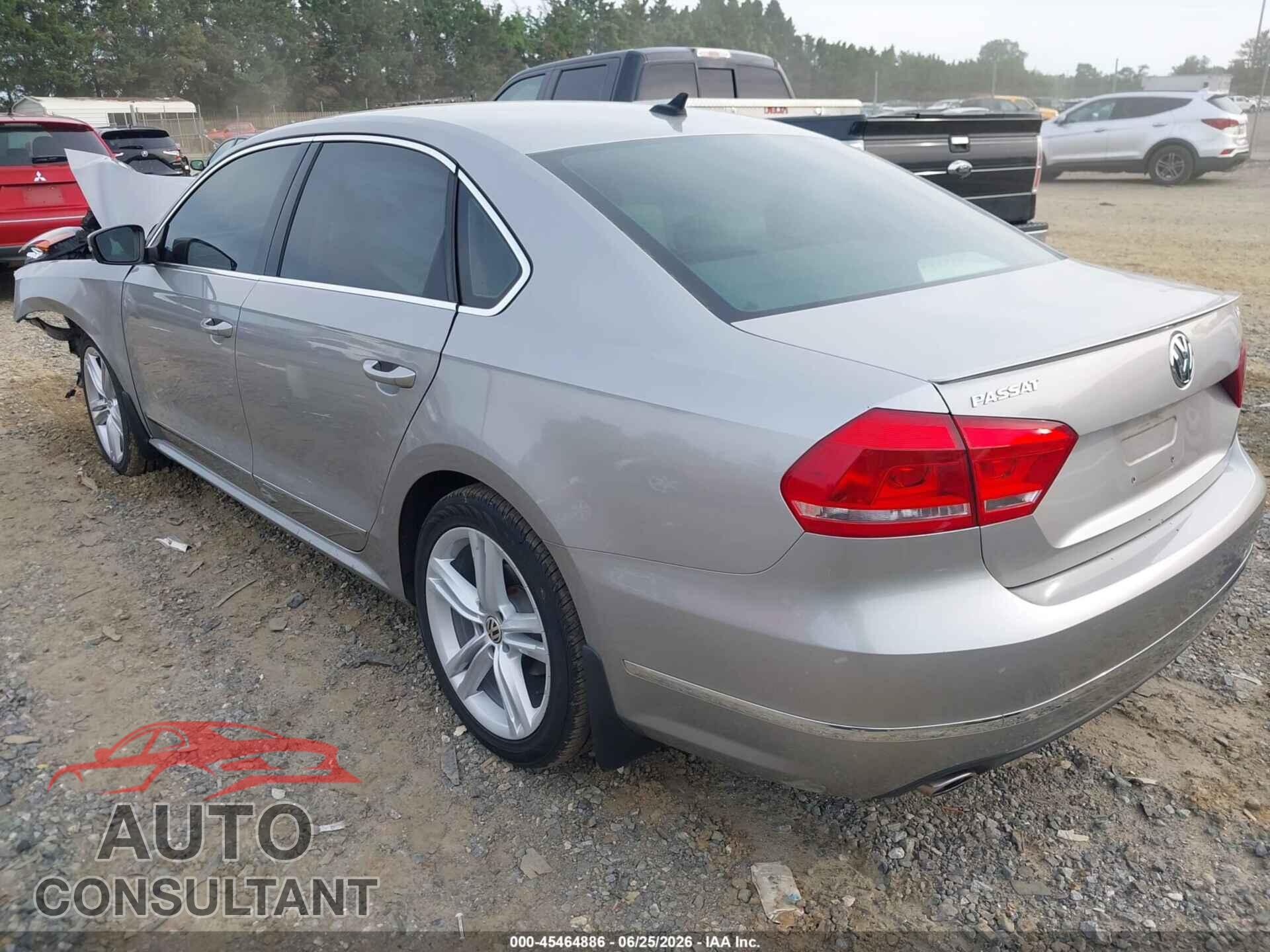 VOLKSWAGEN PASSAT 2014 - 1VWCN7A33EC040060