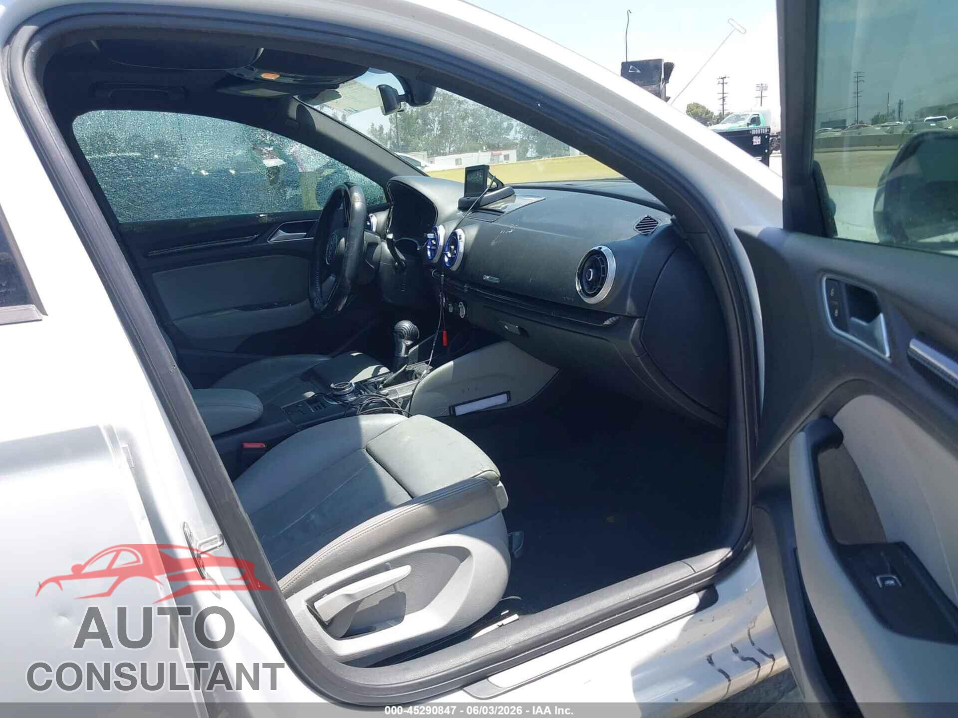 AUDI A3 2017 - WAUAUGFF8H1064268