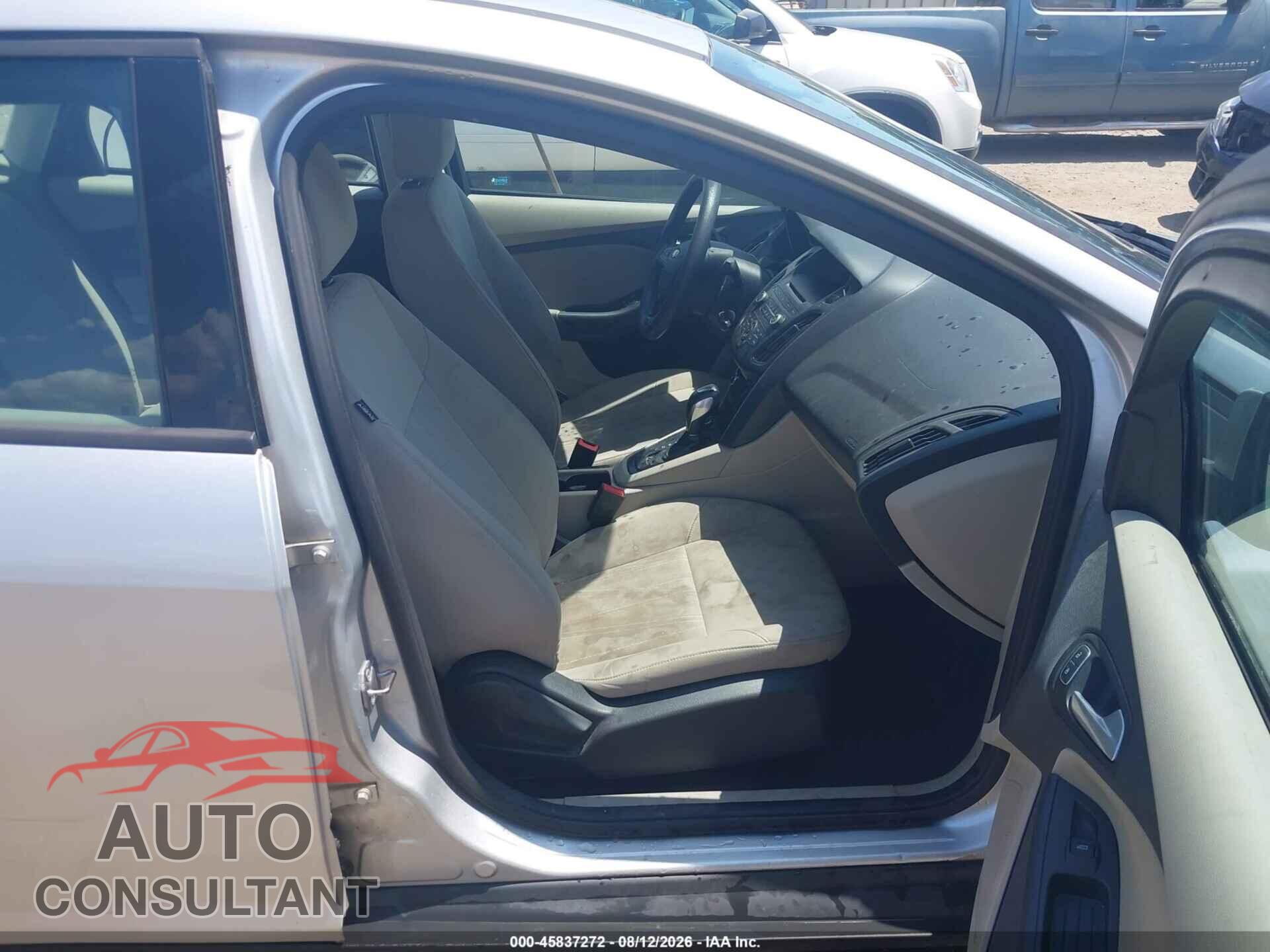 FORD FOCUS 2015 - 1FADP3F24FL304405