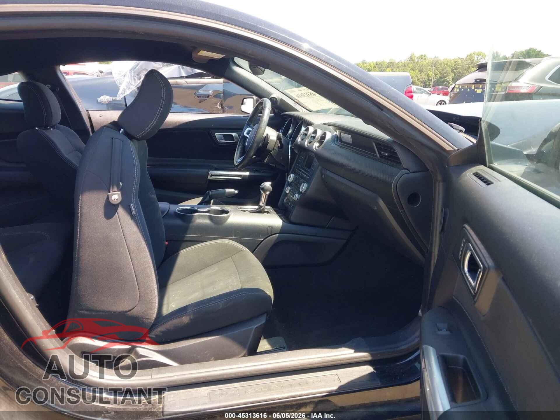 FORD MUSTANG 2018 - 1FA6P8TH4J5120836
