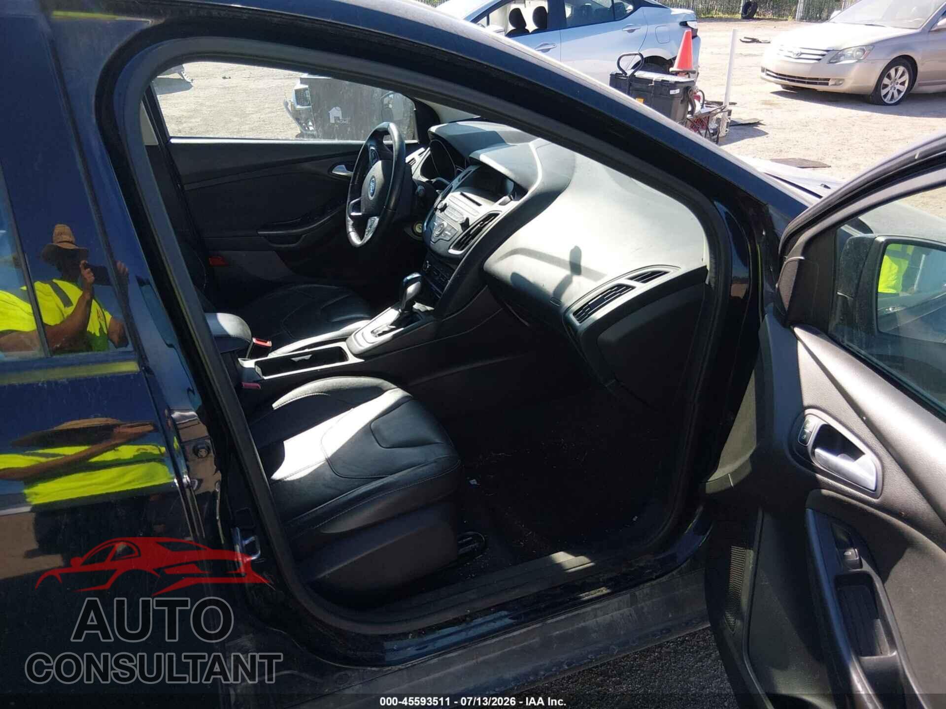 FORD FOCUS 2016 - 1FADP3F2XGL292472