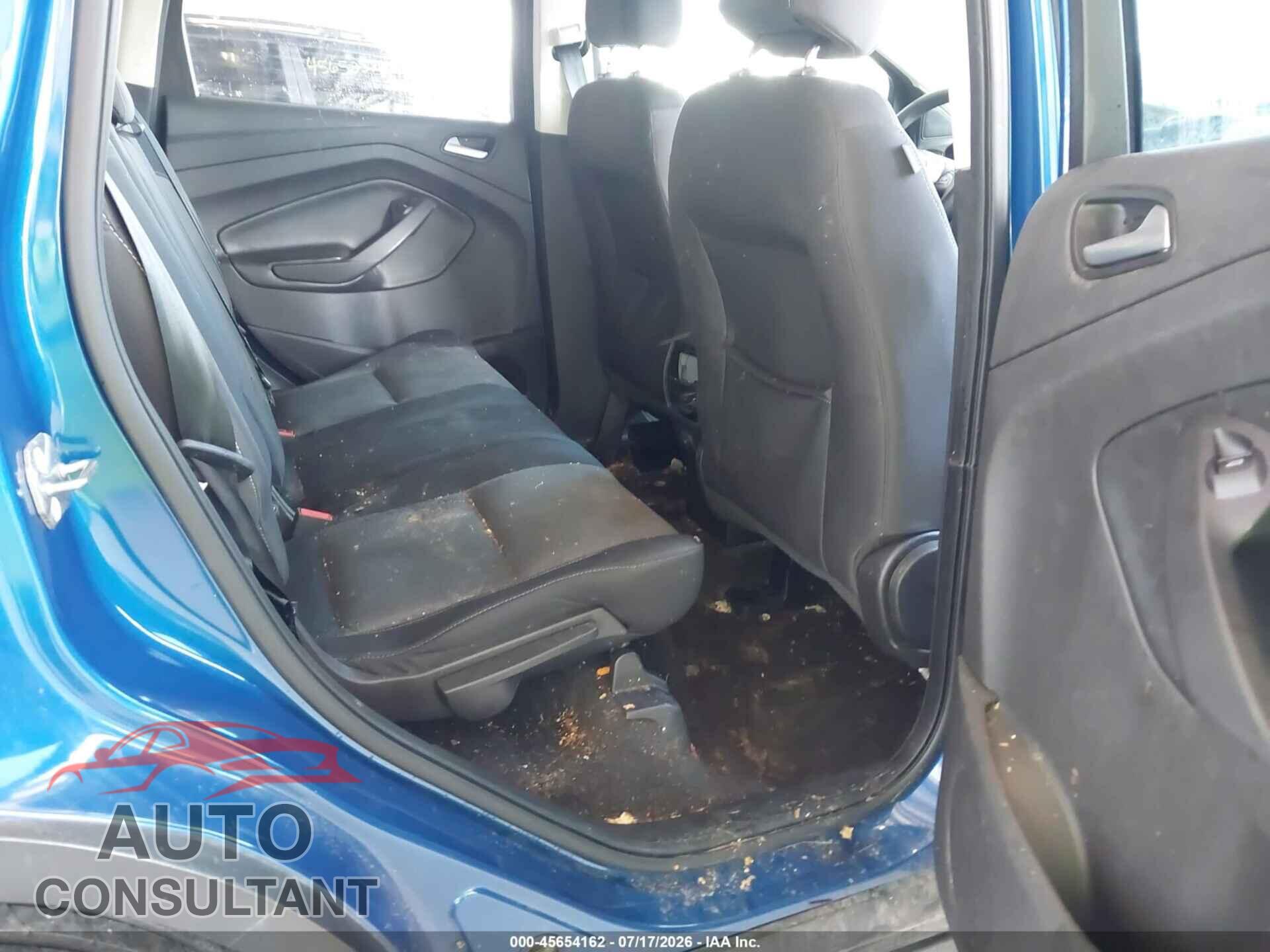 FORD ESCAPE 2017 - 1FMCU0GD8HUE90343