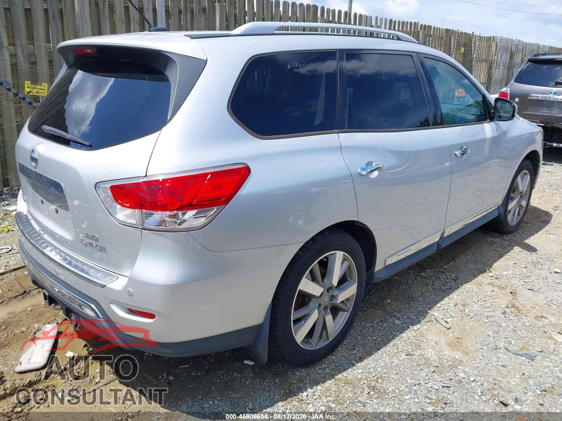 NISSAN PATHFINDER 2013 - 5N1AR2MM8DC645174