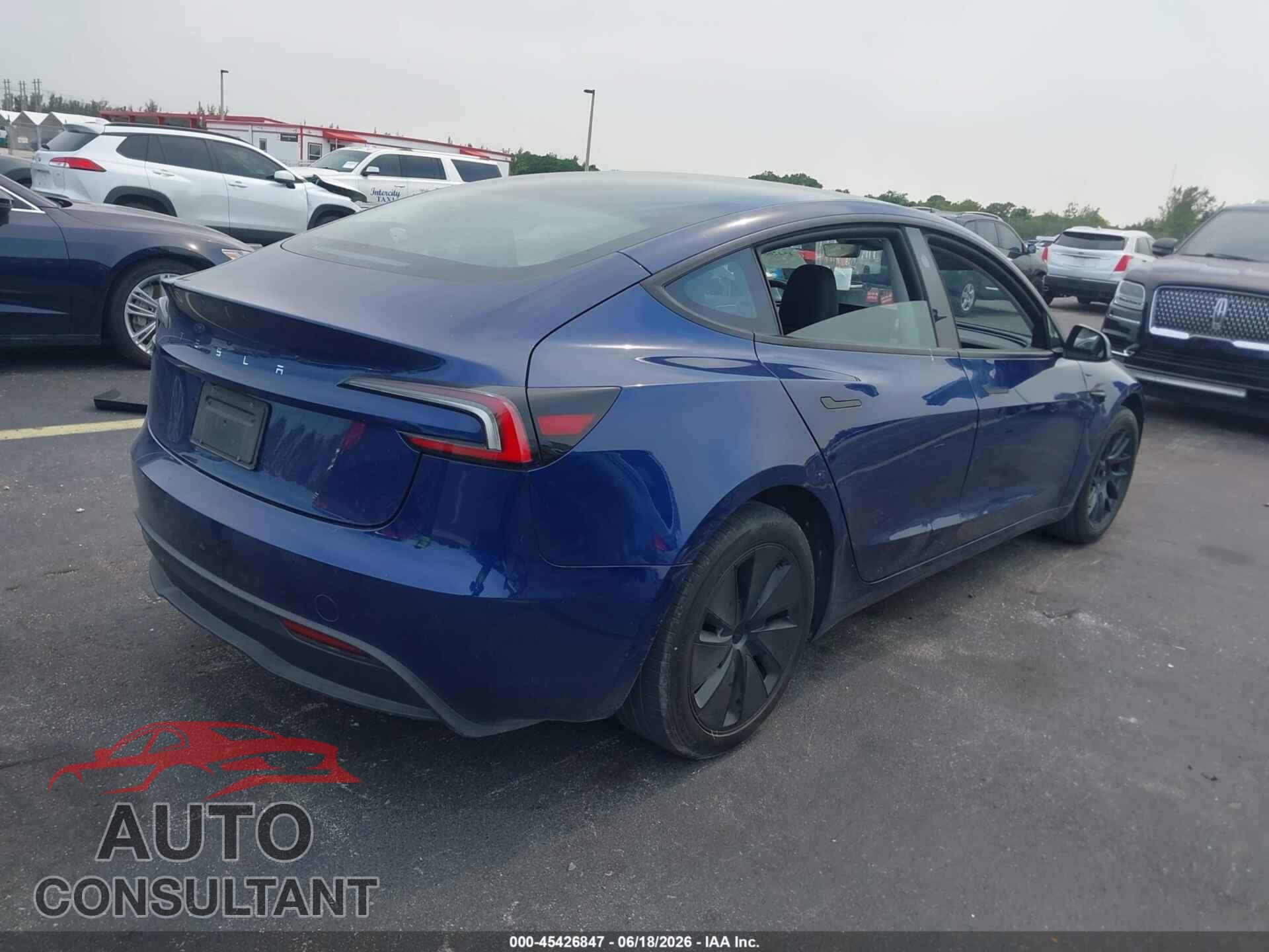 TESLA MODEL 3 2024 - 5YJ3E1EA5RF727767