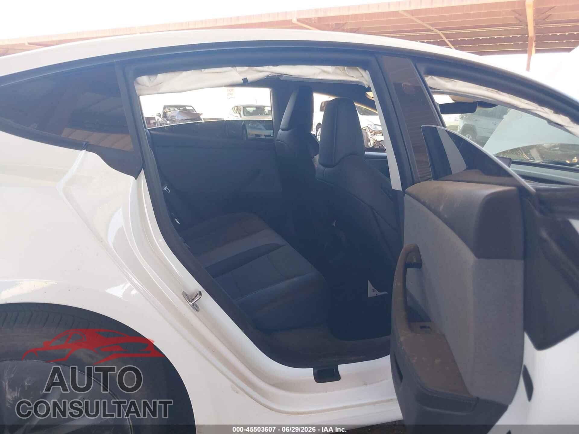 TESLA MODEL 3 2026 - 5YJ3E1EA4TF168039