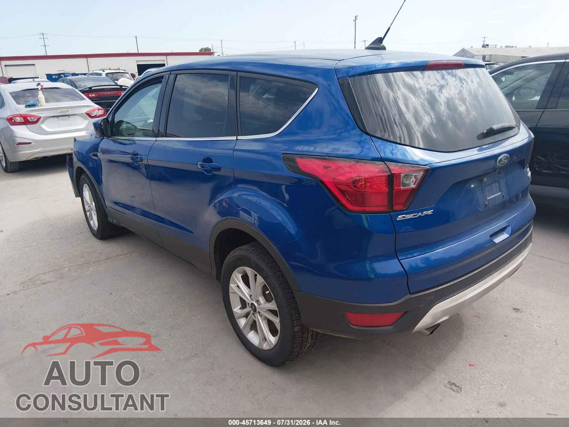 FORD ESCAPE 2019 - 1FMCU0GD0KUB15599