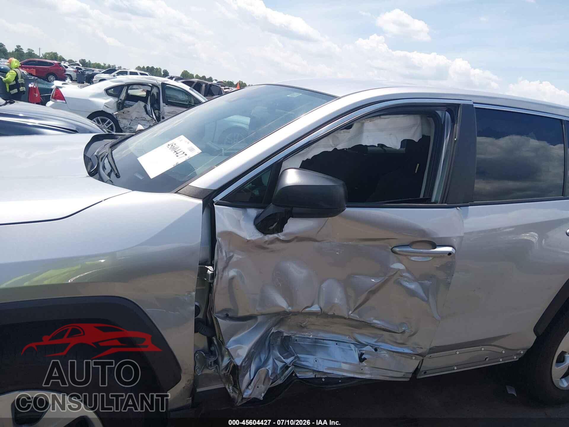 TOYOTA RAV4 2023 - 2T3F1RFVXPC374475