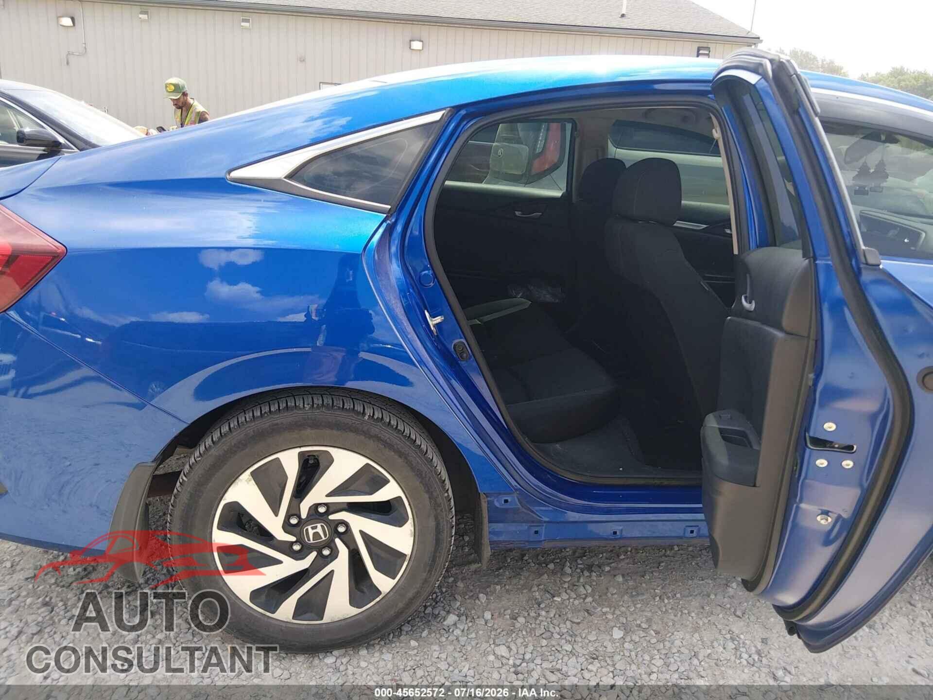 HONDA CIVIC 2017 - 2HGFC2E57HH568305
