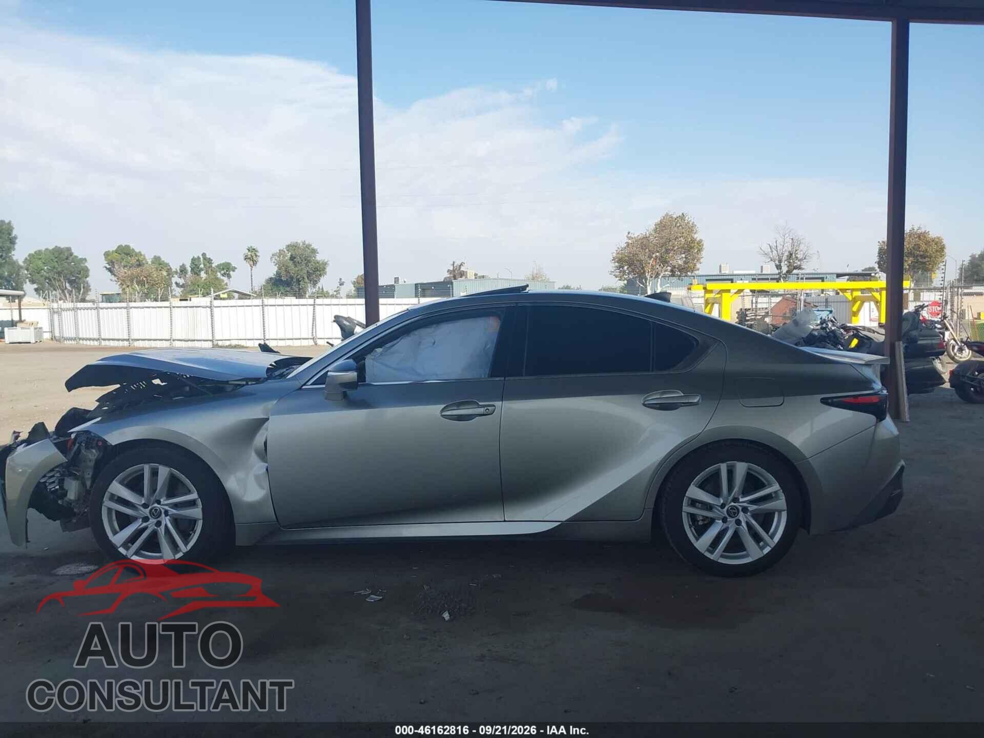LEXUS IS 300 2021 - JTHCA1D24M5113596