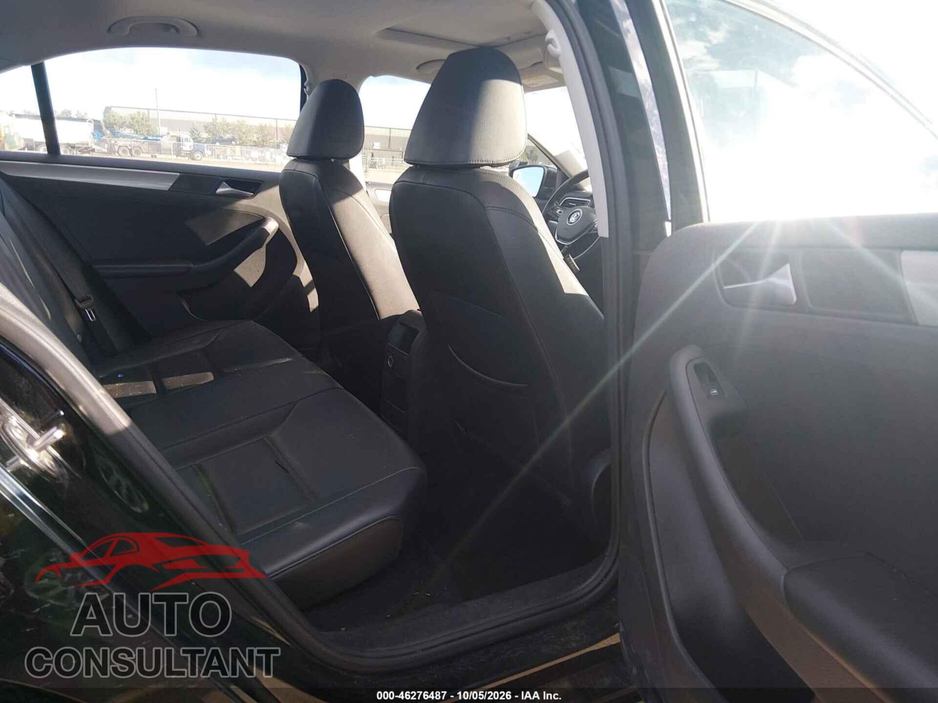 VOLKSWAGEN JETTA 2017 - 3VWDB7AJ0HM366560
