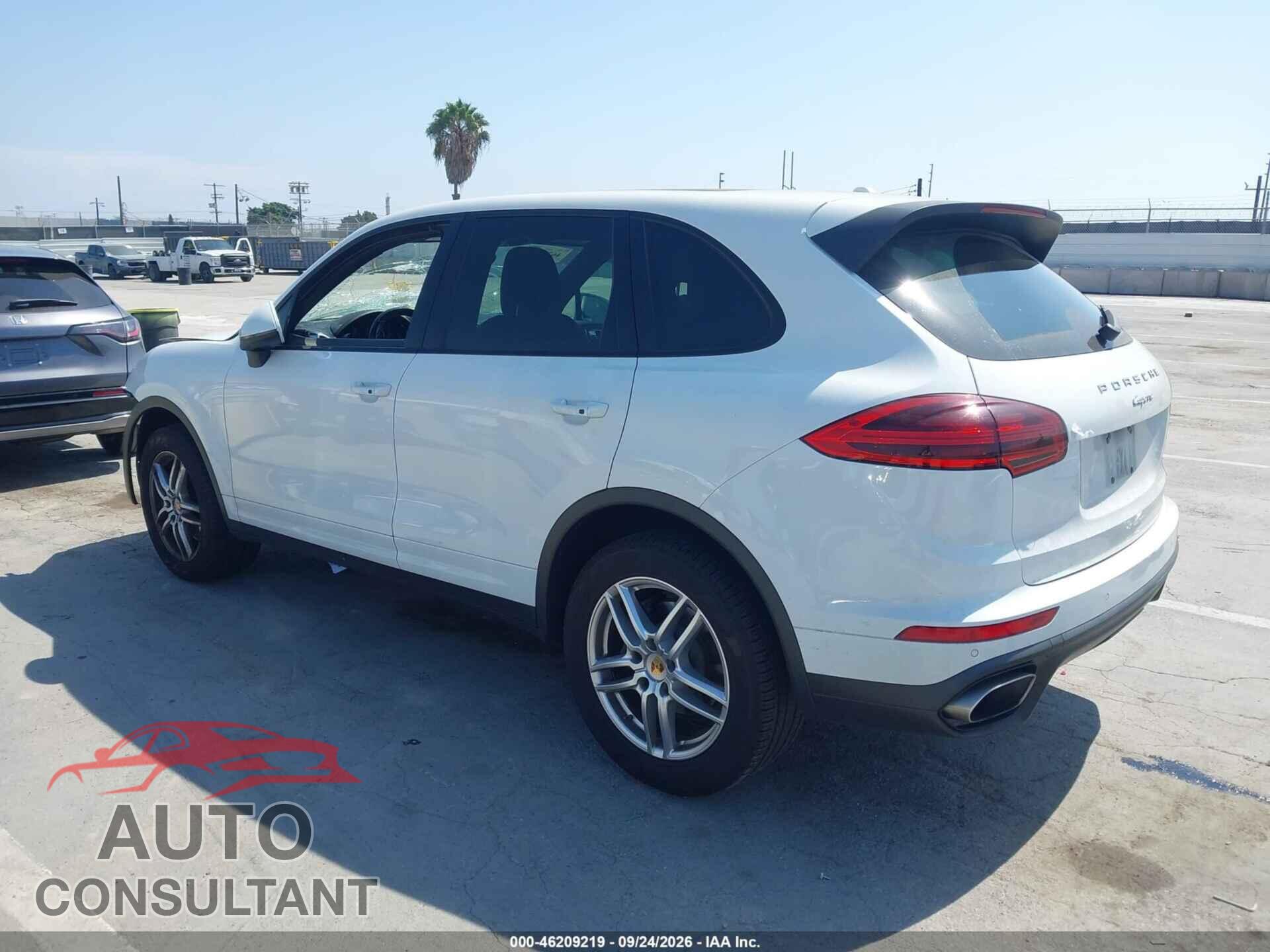 PORSCHE CAYENNE 2016 - WP1AA2A28GKA12259