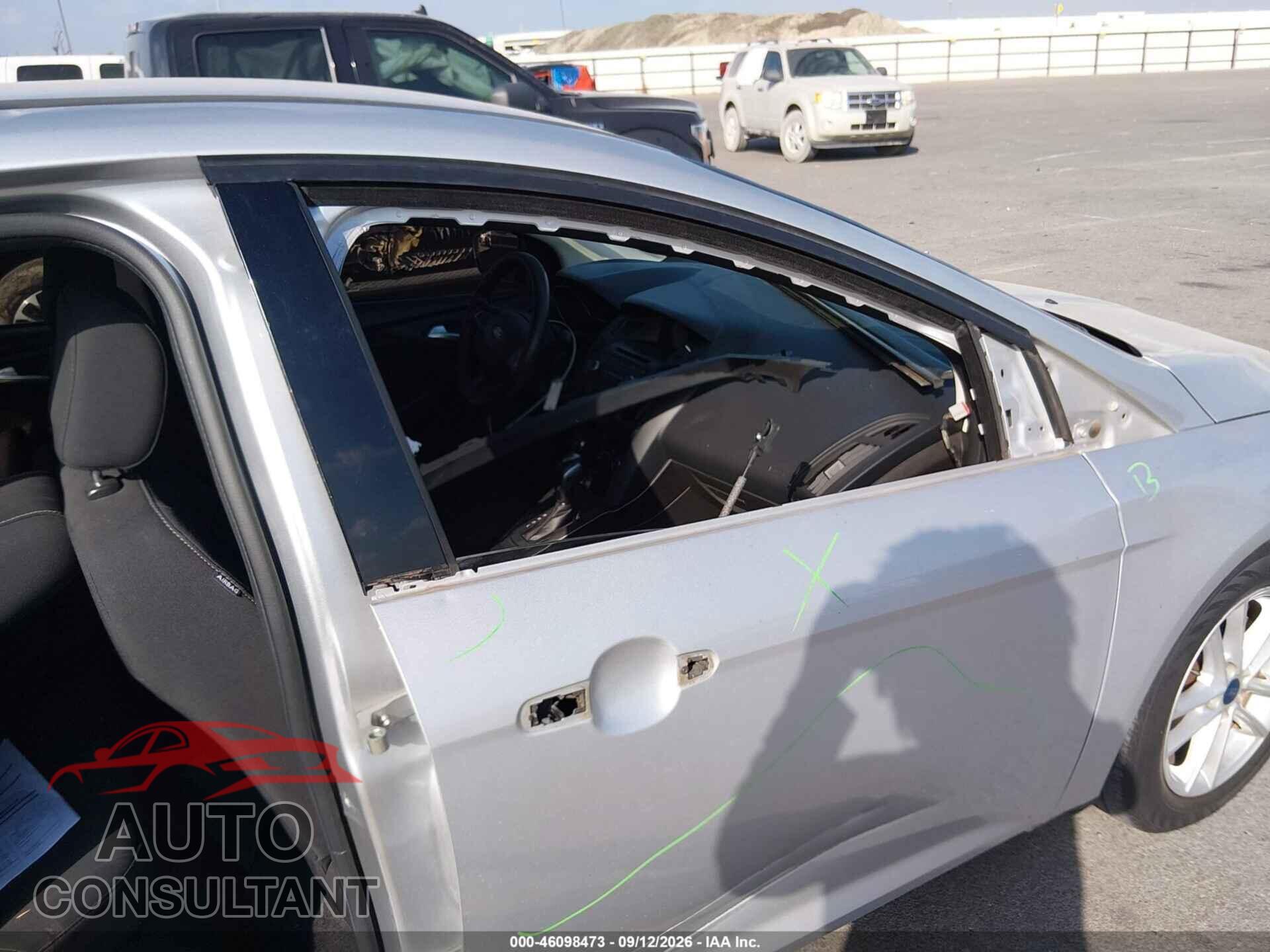 FORD FOCUS 2016 - 1FADP3F23GL368985