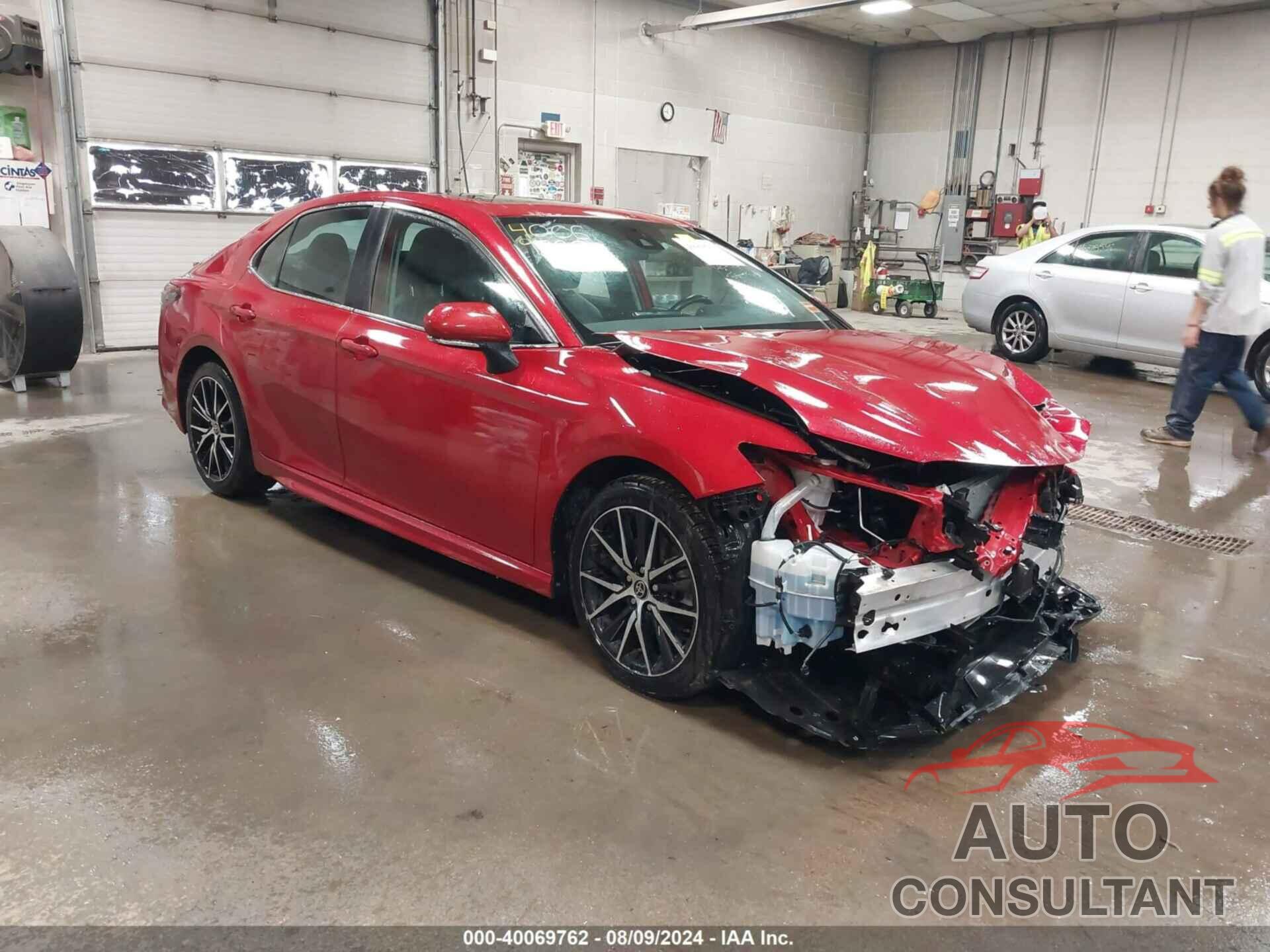 TOYOTA CAMRY 2021 - 4T1G11BK6MU044370