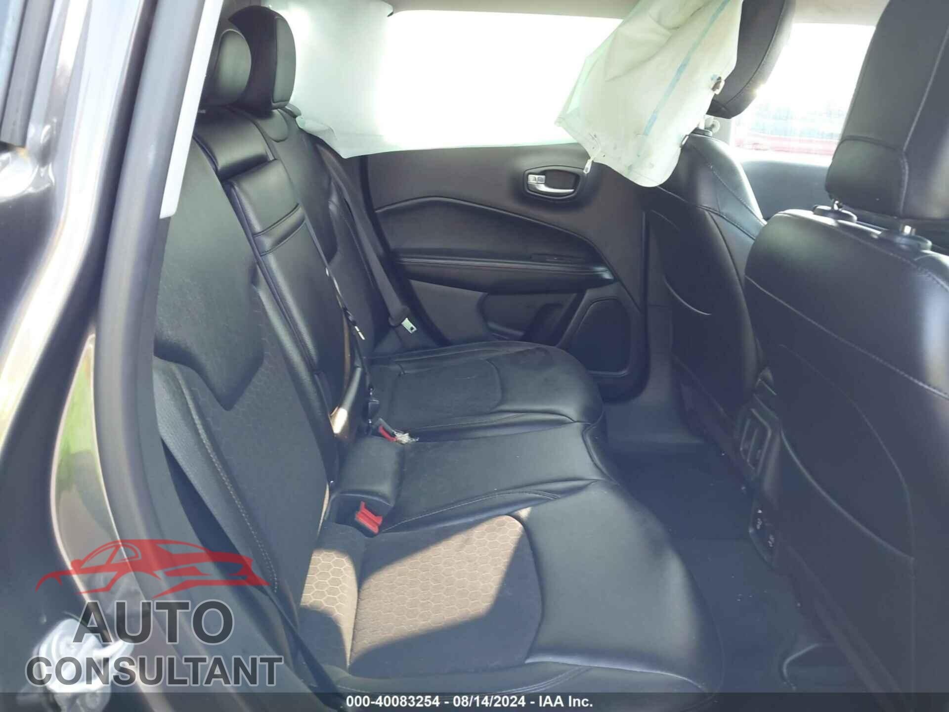 JEEP COMPASS 2018 - 3C4NJDBB4JT315672