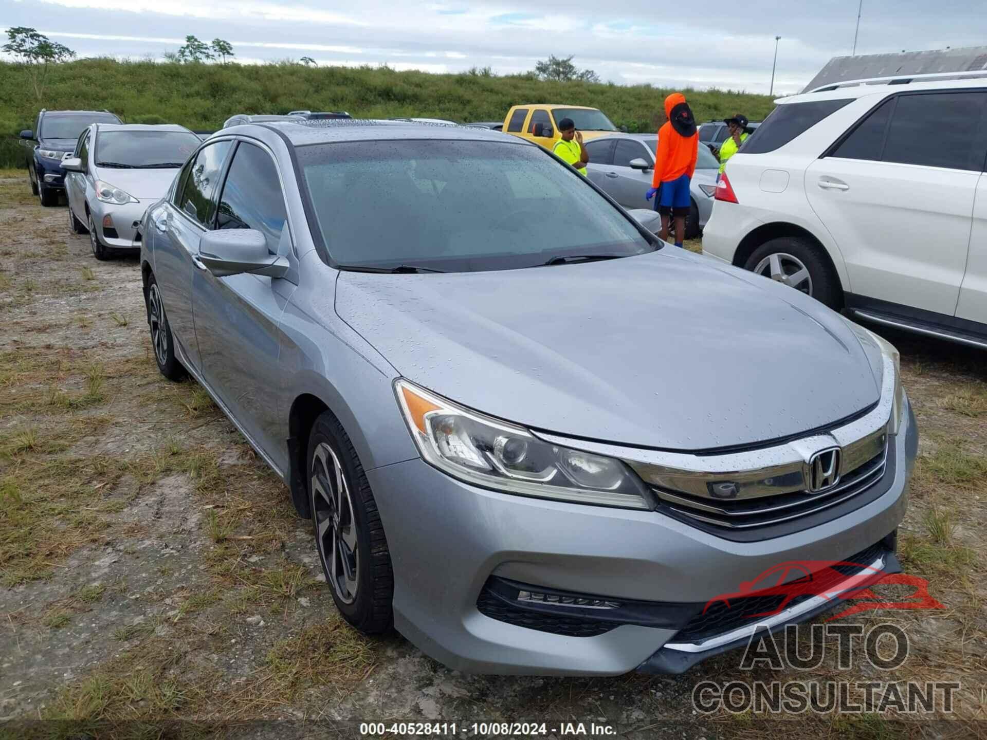 HONDA ACCORD 2017 - 1HGCR3F81HA007029