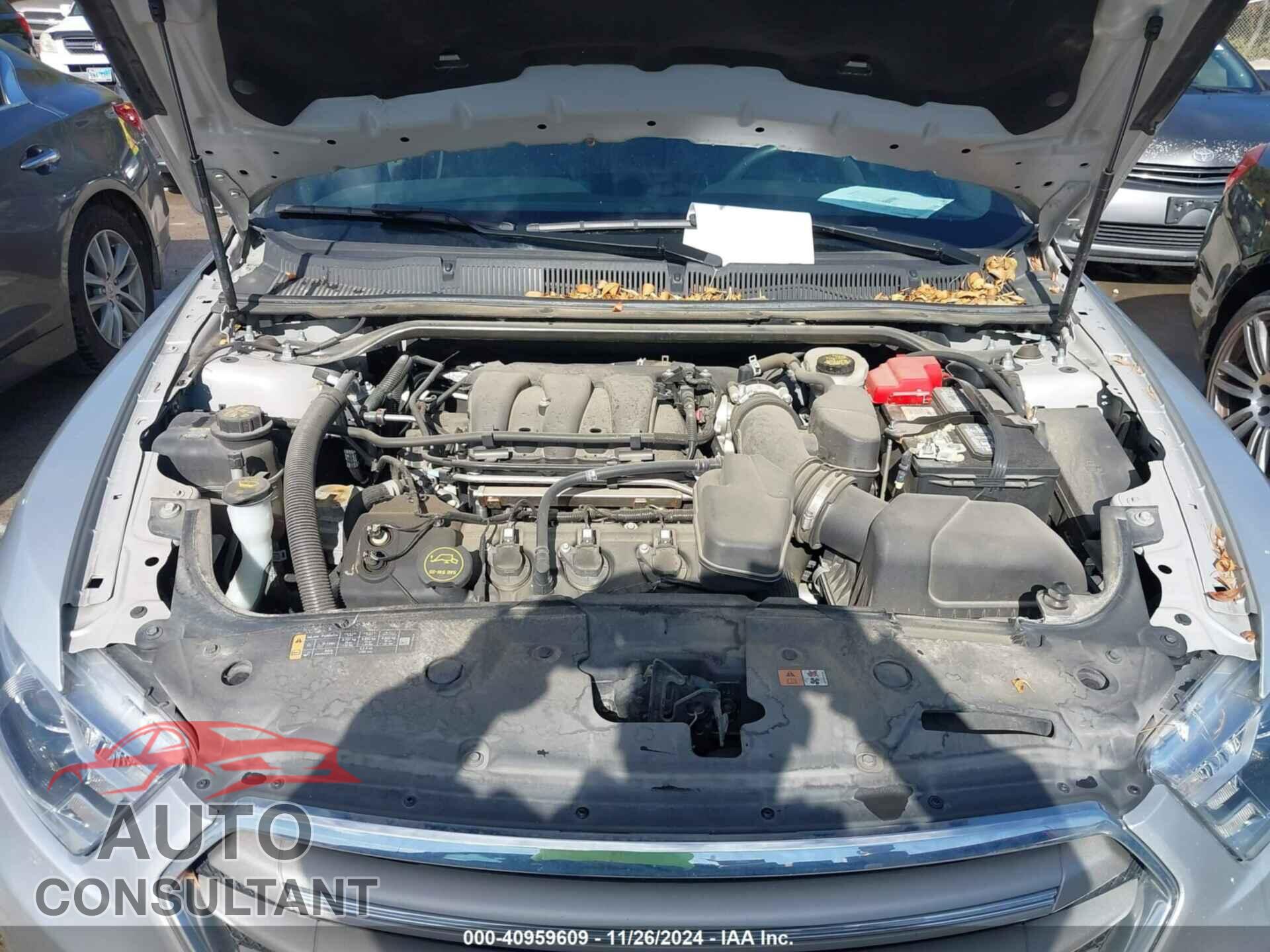 FORD TAURUS 2017 - 1FAHP2E82HG125776