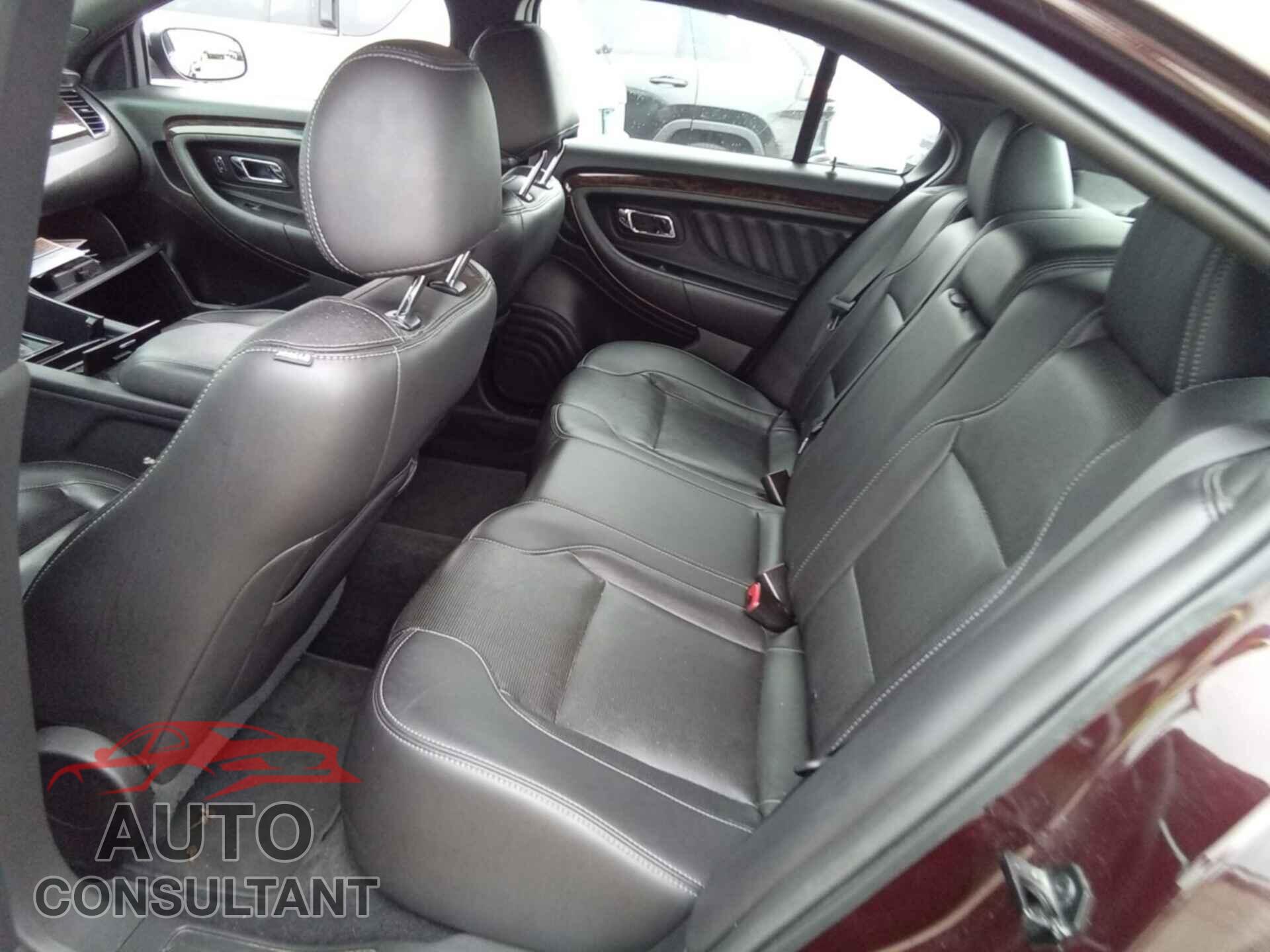 FORD TAURUS 2018 - 1FAHP2F88JG102958