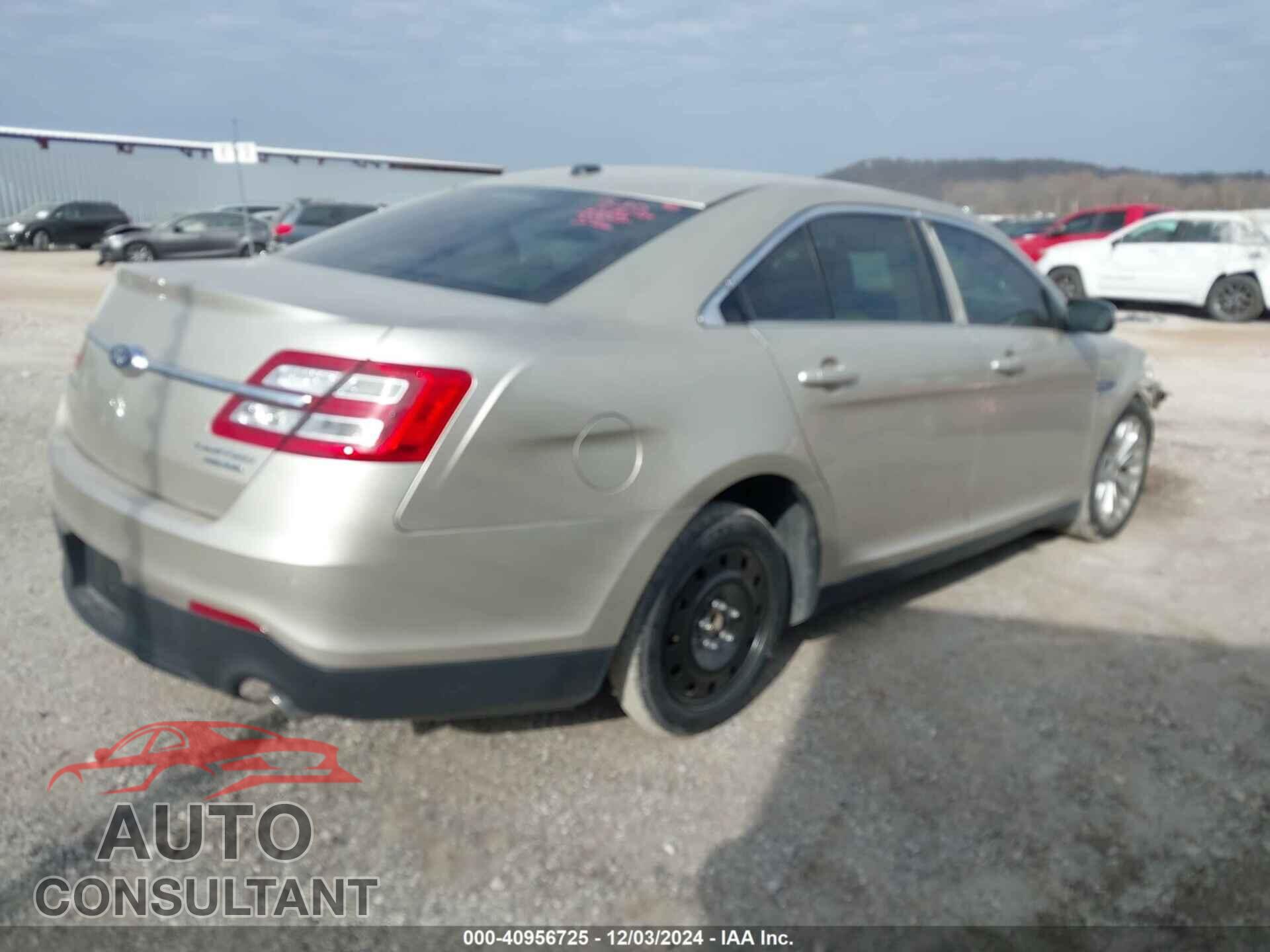 FORD TAURUS 2018 - 1FAHP2F88JG130291
