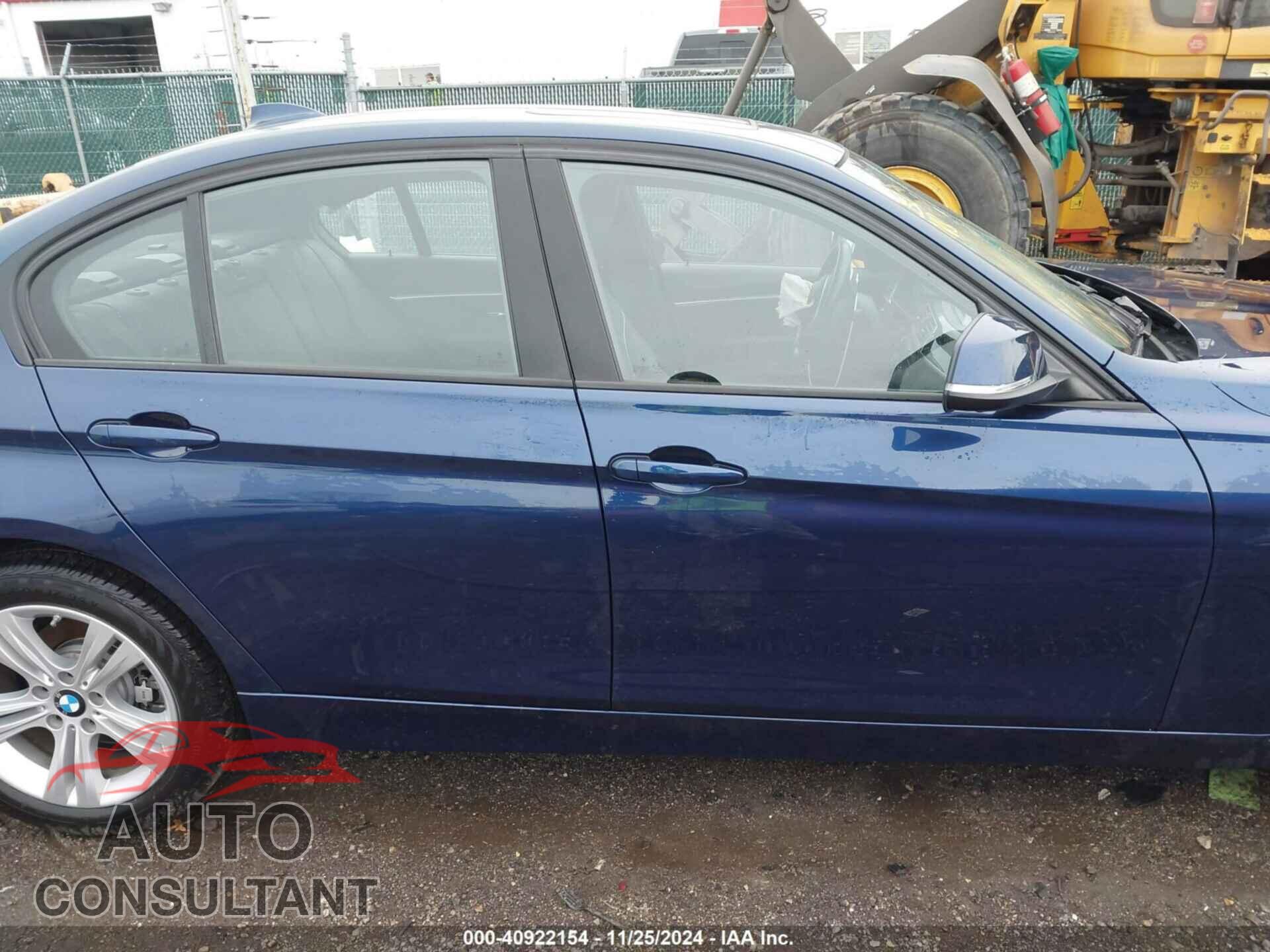 BMW 328I 2016 - WBA8E3G58GNU00566
