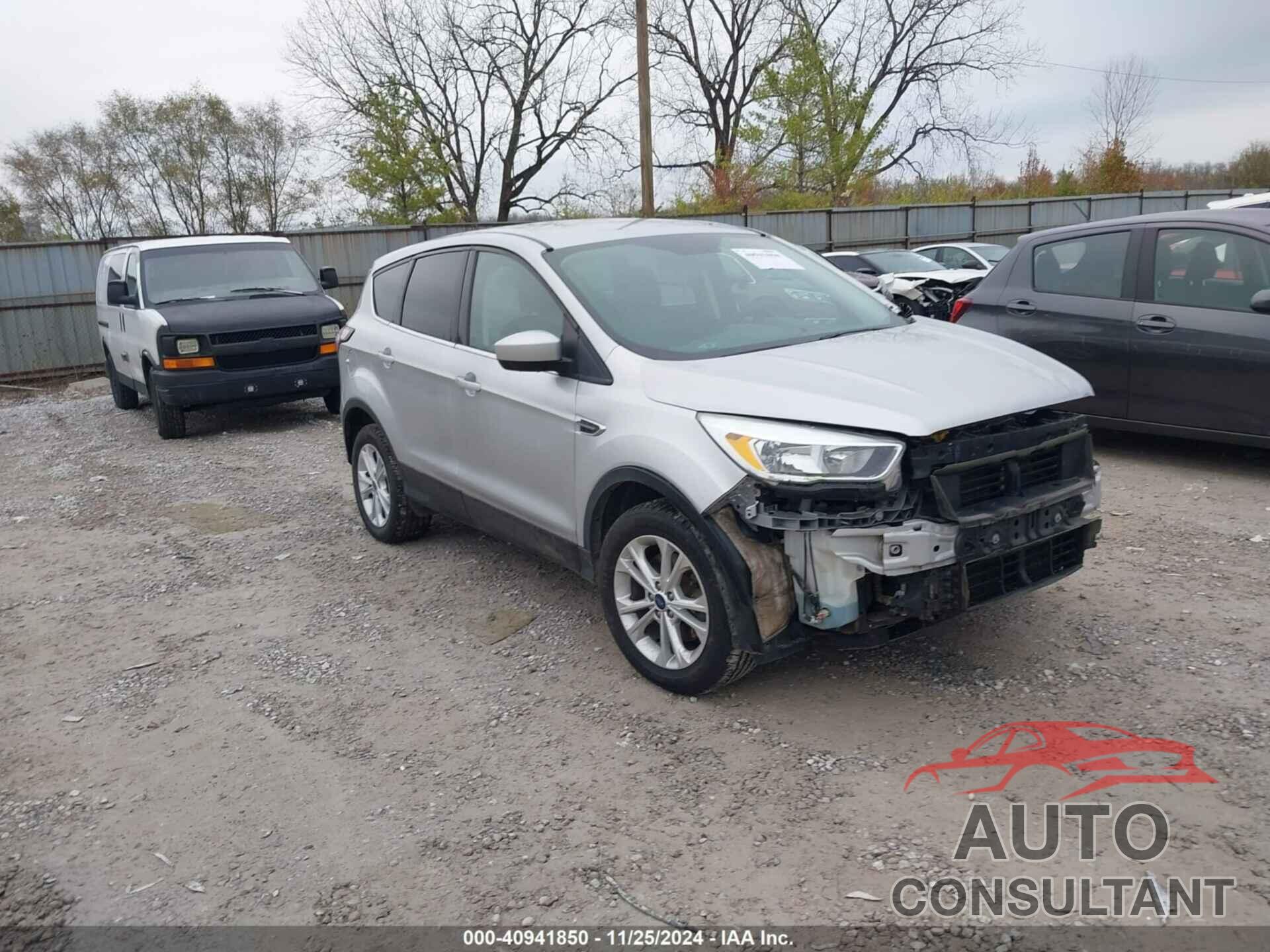 FORD ESCAPE 2017 - 1FMCU9GD1HUC08936