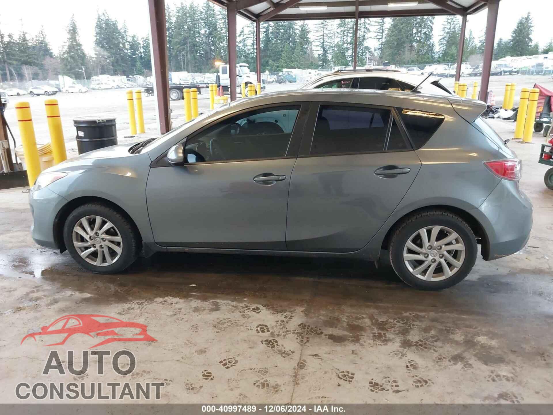 MAZDA MAZDA3 2012 - JM1BL1L77C1636556