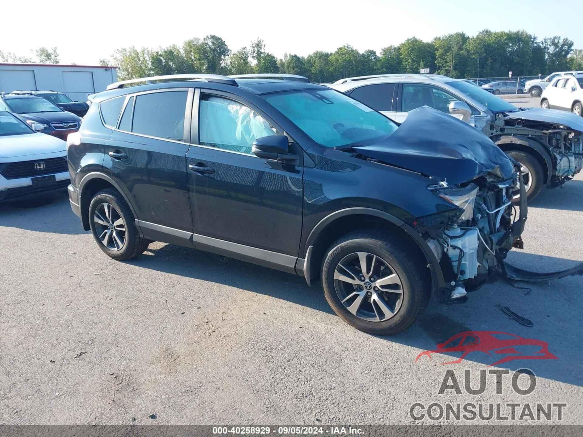 TOYOTA RAV4 2018 - 2T3RFREV9JW748581