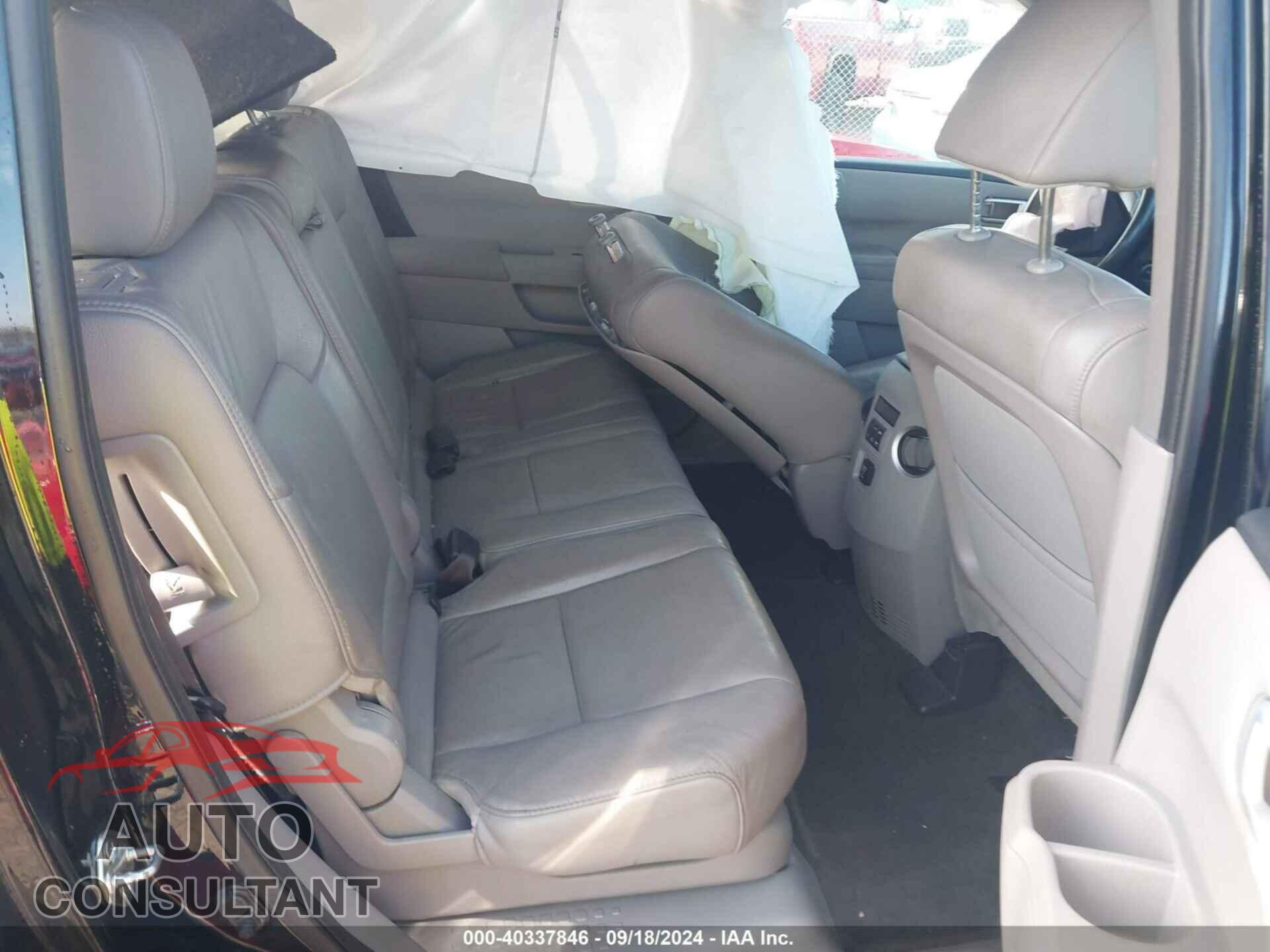 HONDA PILOT 2015 - 5FNYF4H71FB006314