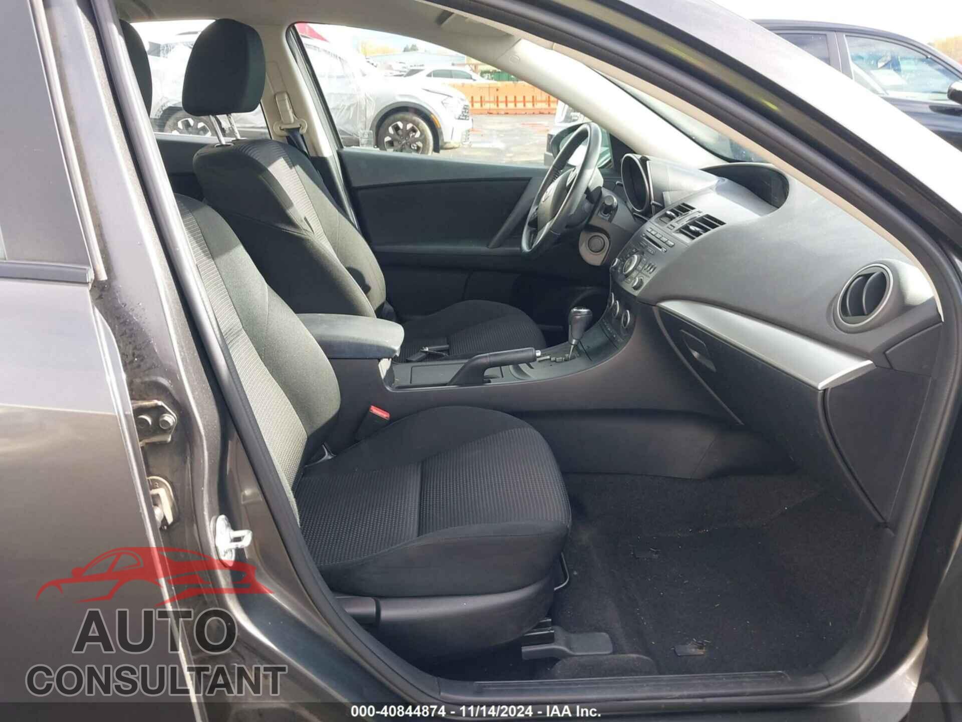 MAZDA MAZDA3 2013 - JM1BL1L83D1706046