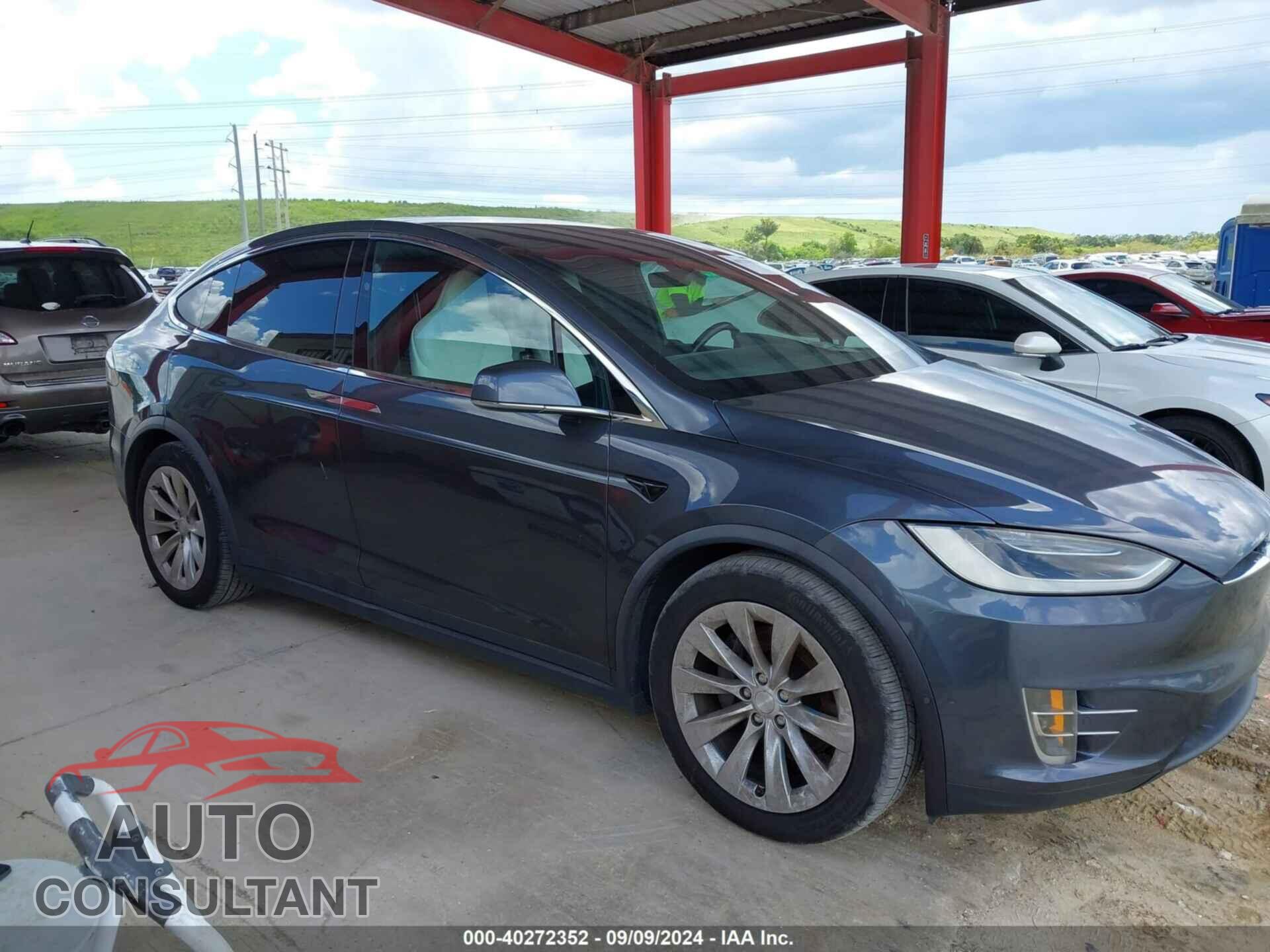 TESLA MODEL X 2017 - 5YJXCBE2XHF043771