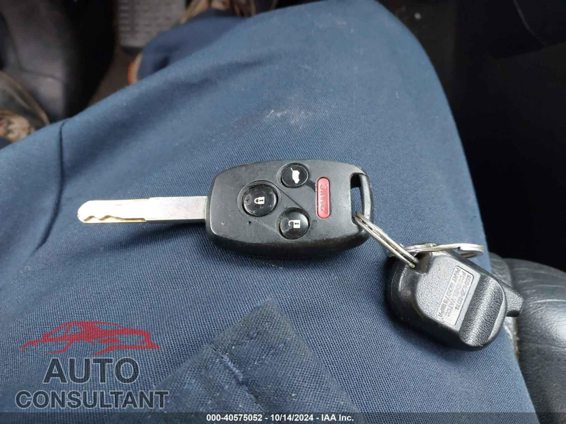 HONDA PILOT 2011 - 5FNYF4H76BB012880