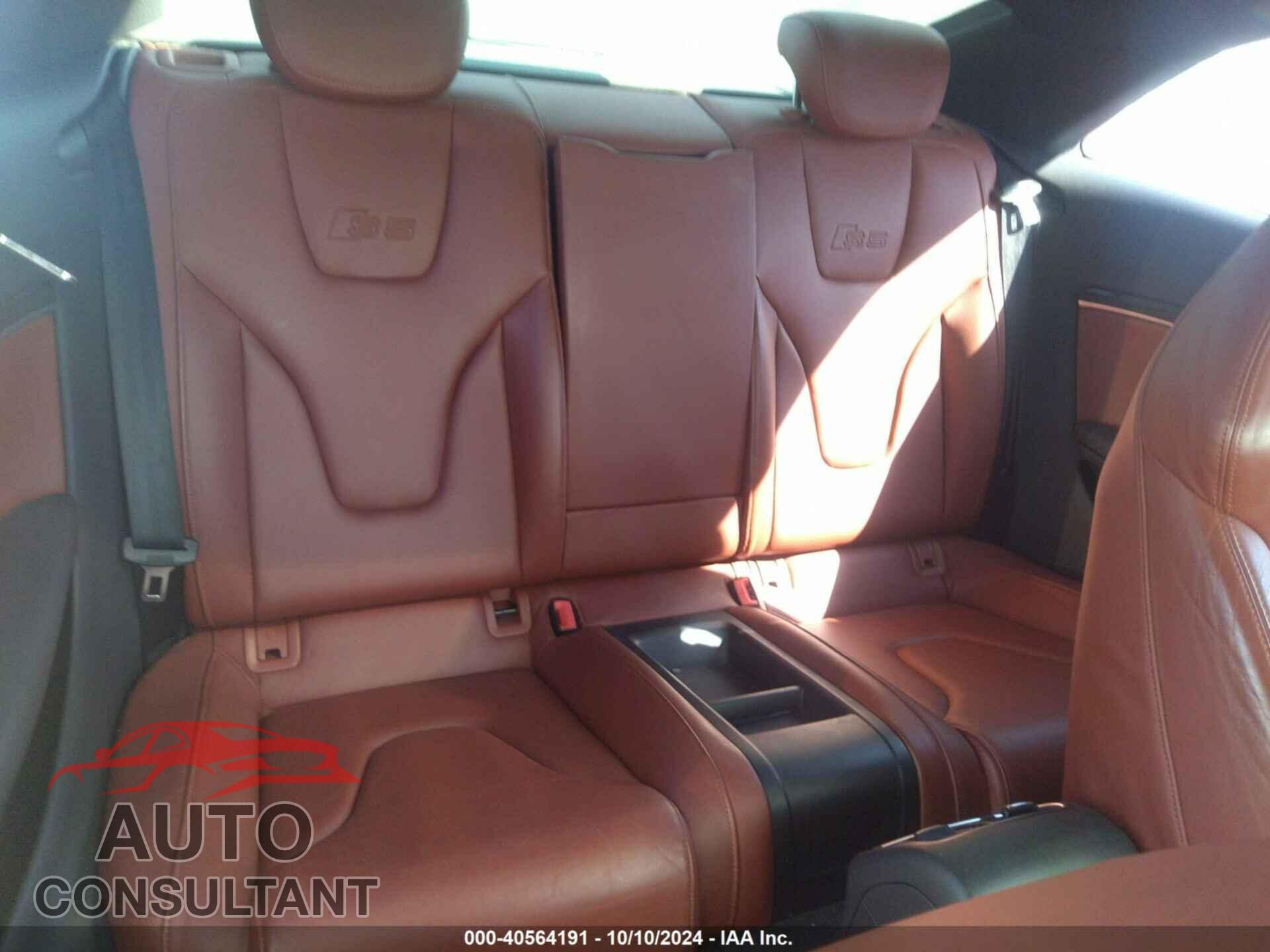 AUDI S5 2010 - WAUVVAFR8AA054450