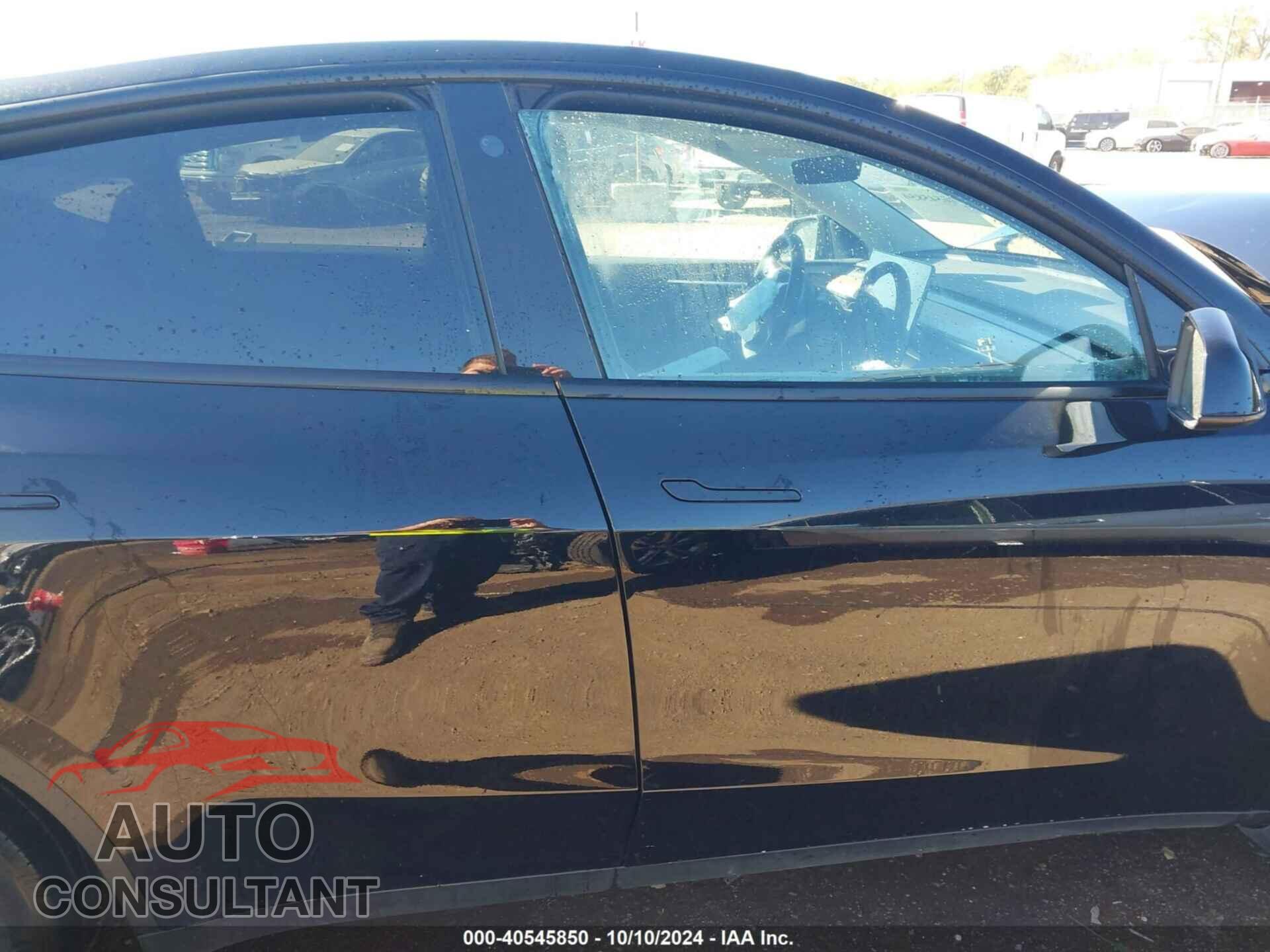 TESLA MODEL Y 2023 - 7SAYGDEE2PF754638