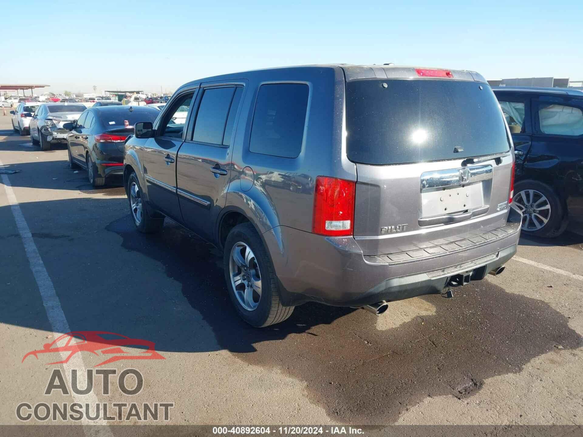 HONDA PILOT 2015 - 5FNYF4H39FB050347