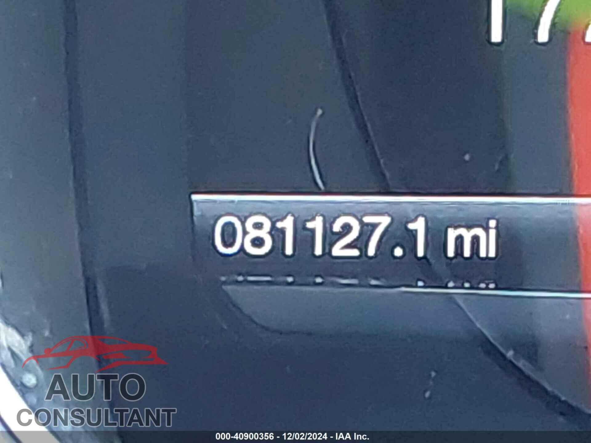 FORD TAURUS 2018 - 1FAHP2E86JG112745