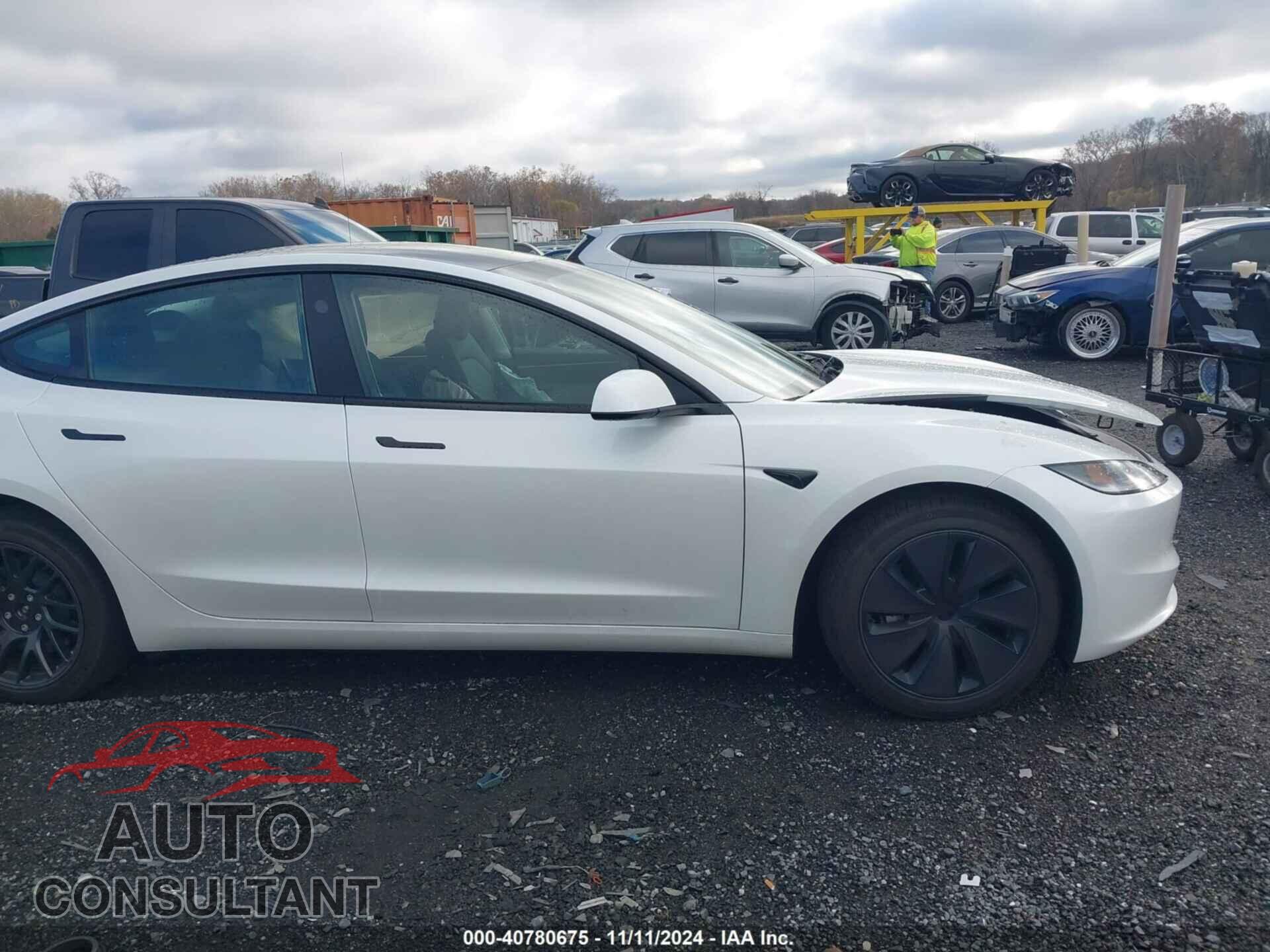 TESLA MODEL 3 2024 - 5YJ3E1EA8RF786196