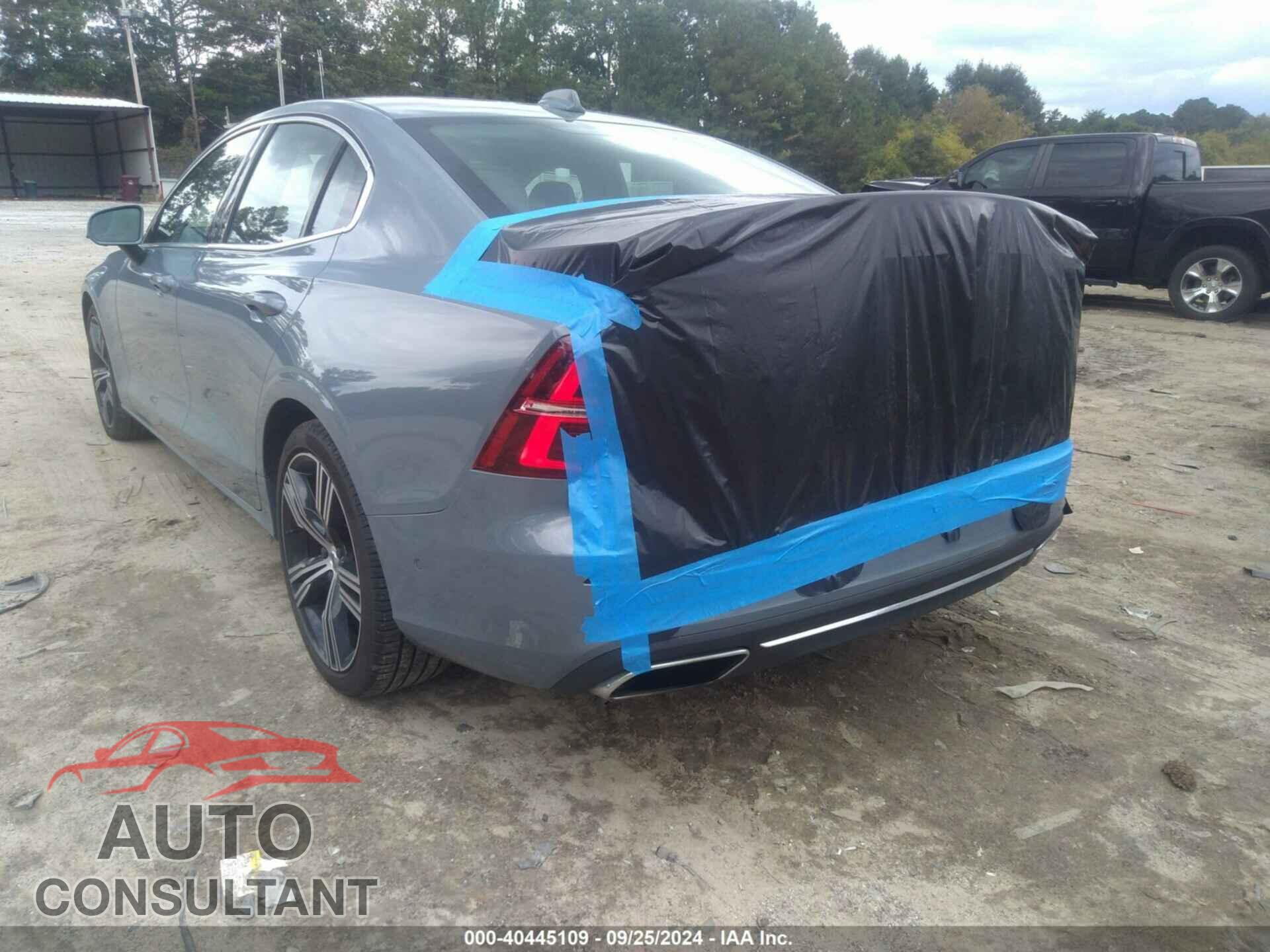 VOLVO S60 2022 - 7JRL12TL9NG177450