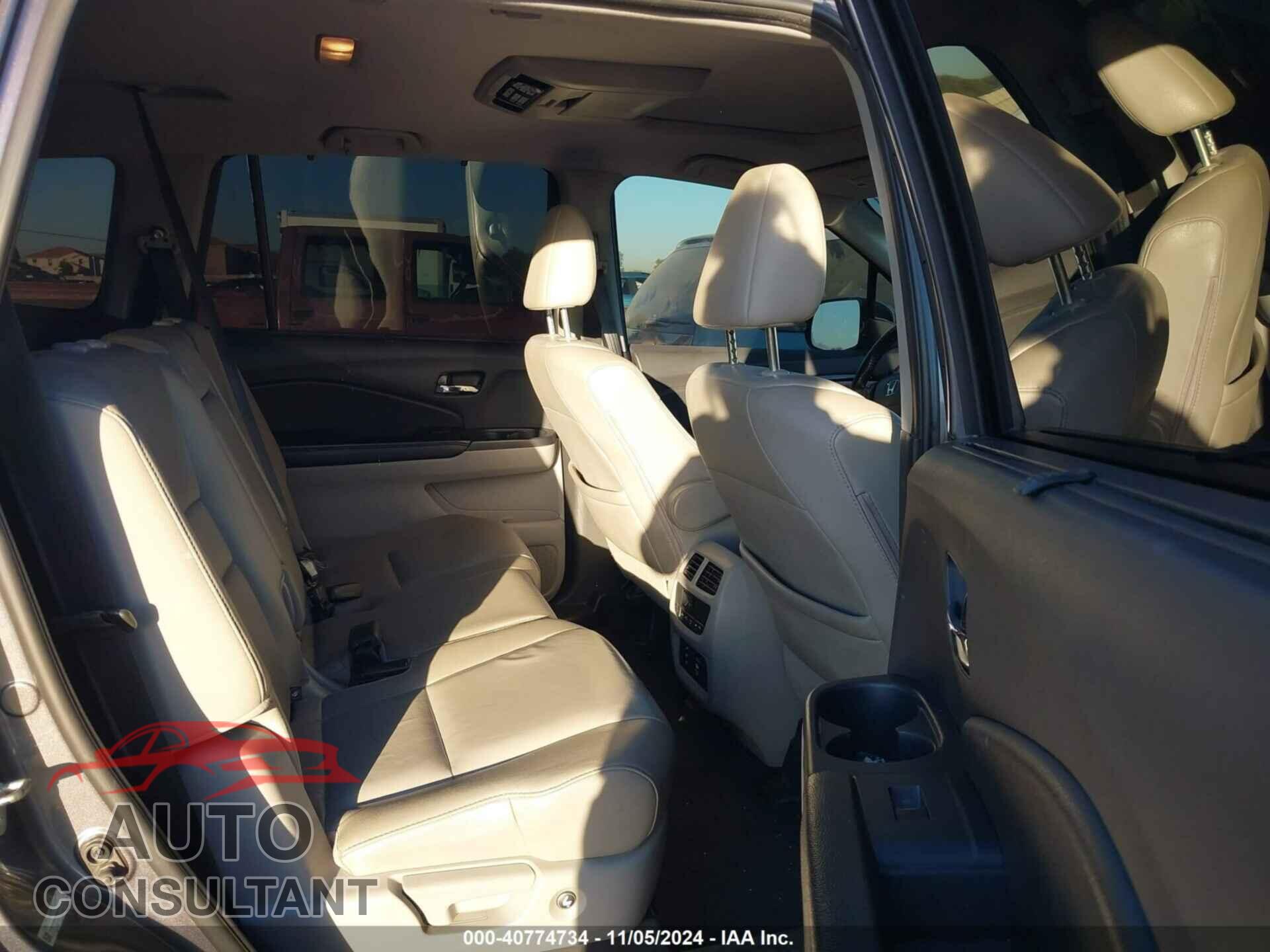 HONDA PILOT 2016 - 5FNYF5H95GB017910