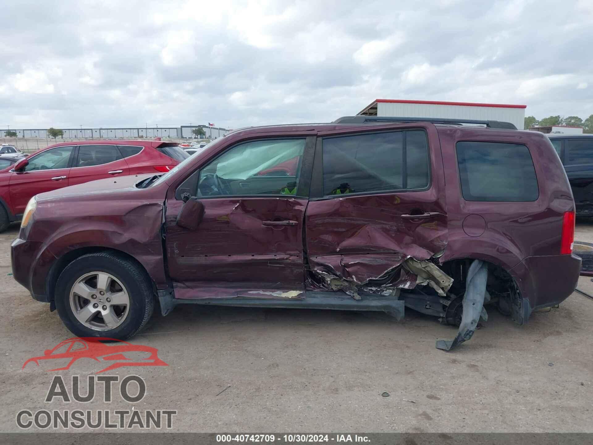 HONDA PILOT 2011 - 5FNYF3H59BB040777