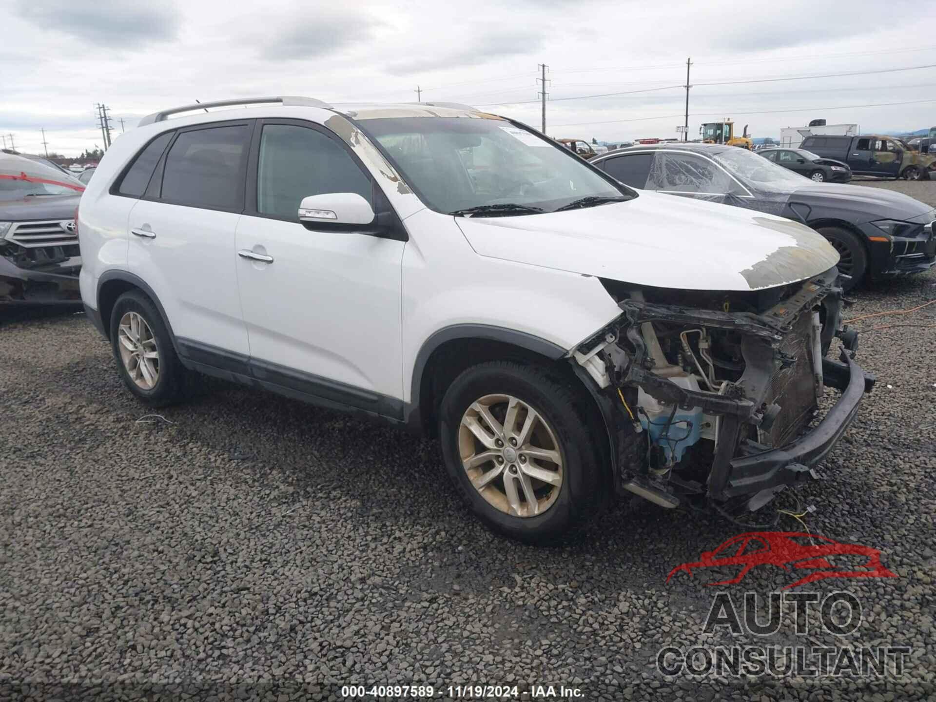 KIA SORENTO 2015 - 5XYKT4A71FG558459