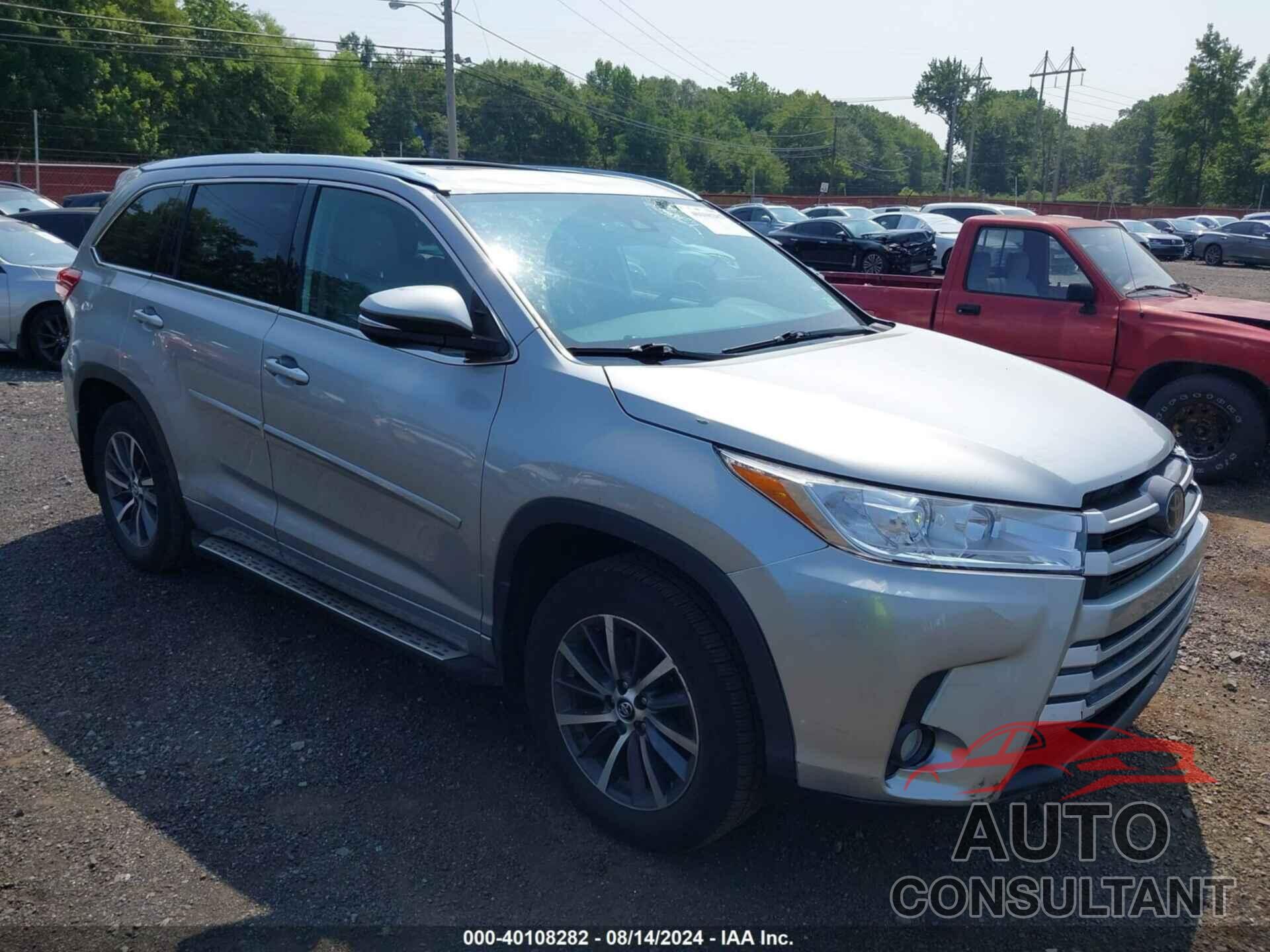 TOYOTA HIGHLANDER 2018 - 5TDJZRFH5JS821752