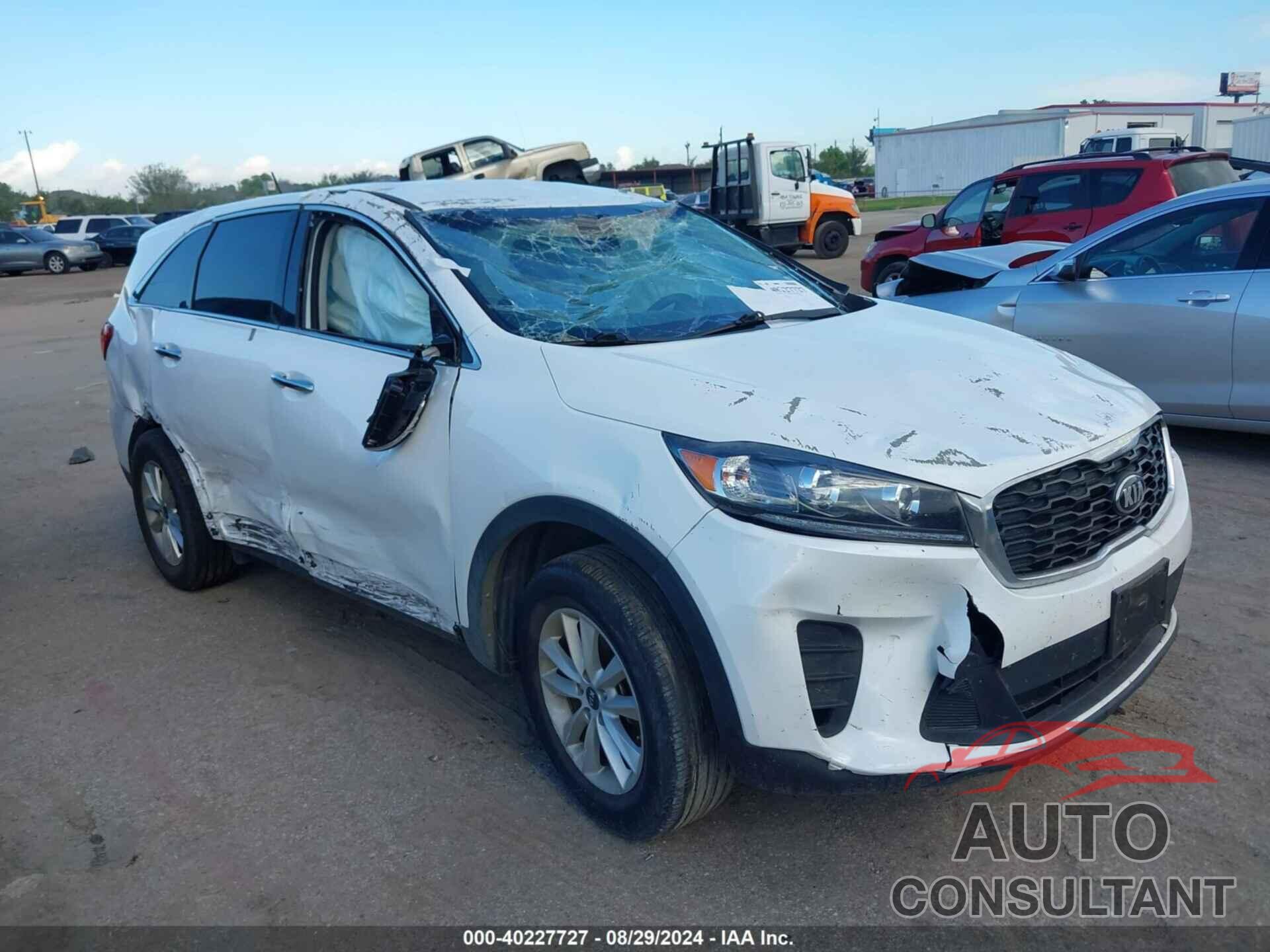 KIA SORENTO 2019 - 5XYPG4A54KG497577