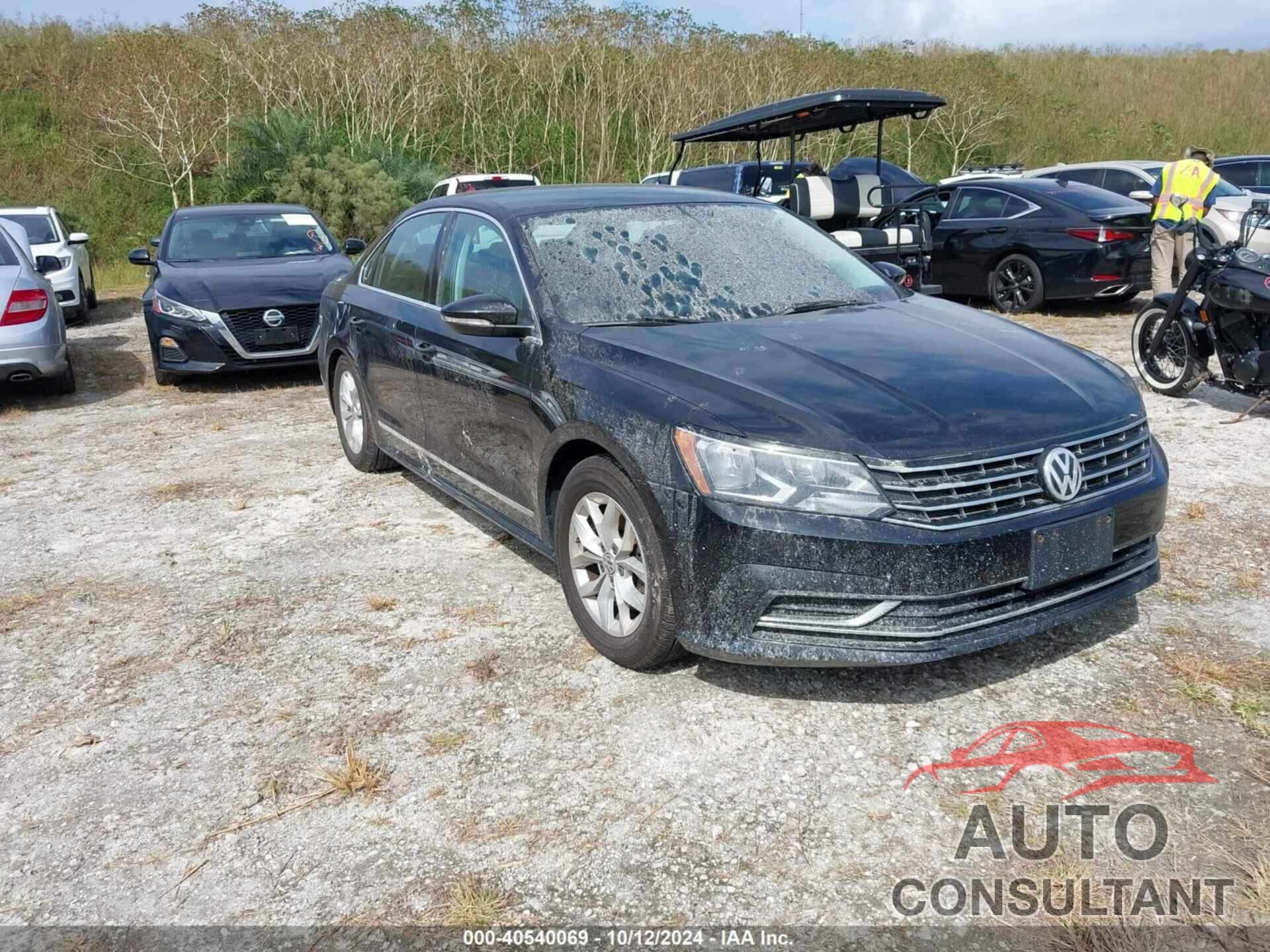 VOLKSWAGEN PASSAT 2017 - 1VWAT7A30HC043497