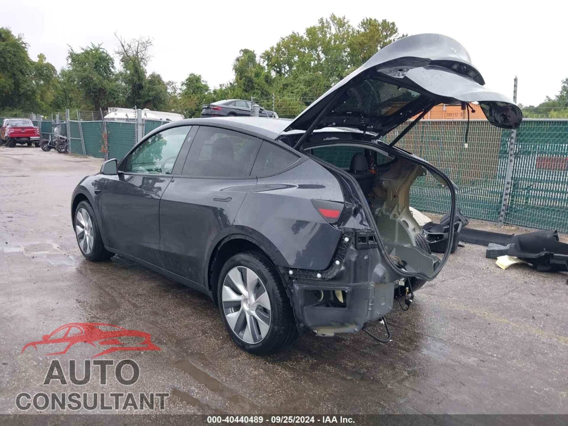 TESLA MODEL Y 2024 - 7SAYGDEE1RA271965