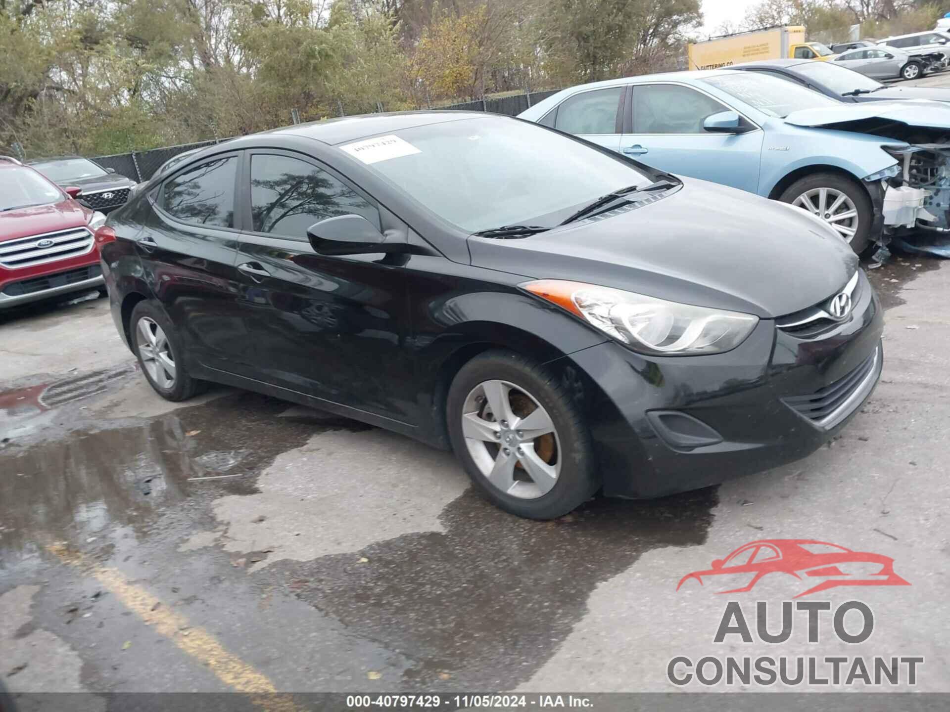 HYUNDAI ELANTRA 2011 - KMHDH4AE8BU086712