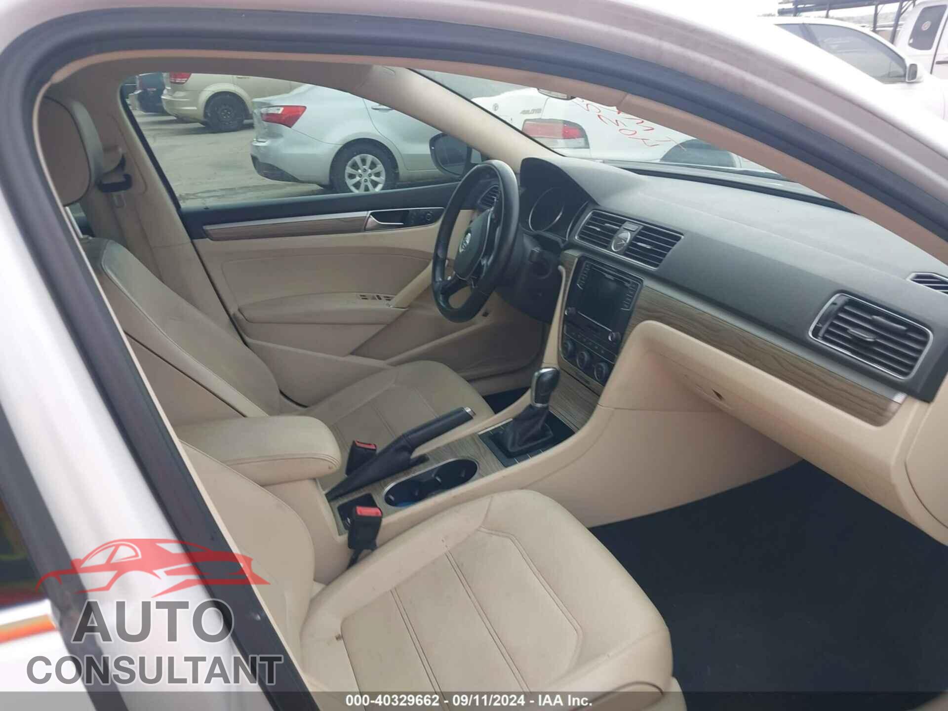 VOLKSWAGEN PASSAT 2017 - 1VWBT7A39HC006355