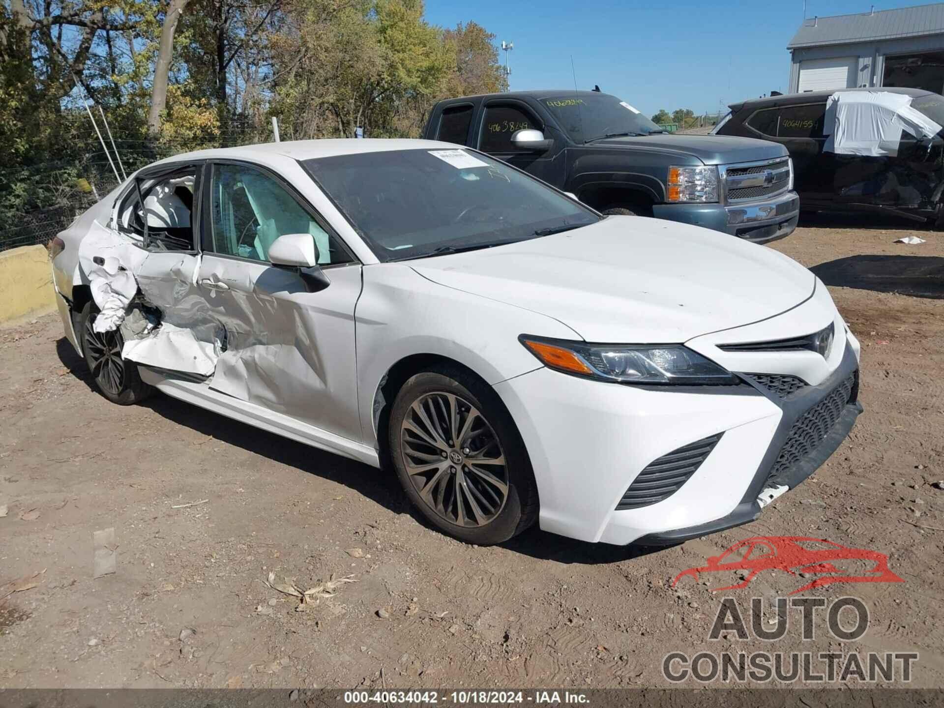 TOYOTA CAMRY 2018 - 4T1B11HK4JU070706