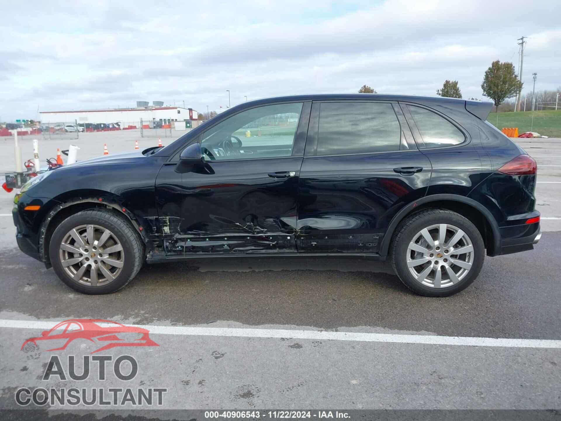 PORSCHE CAYENNE 2016 - WP1AA2A23GLA01597