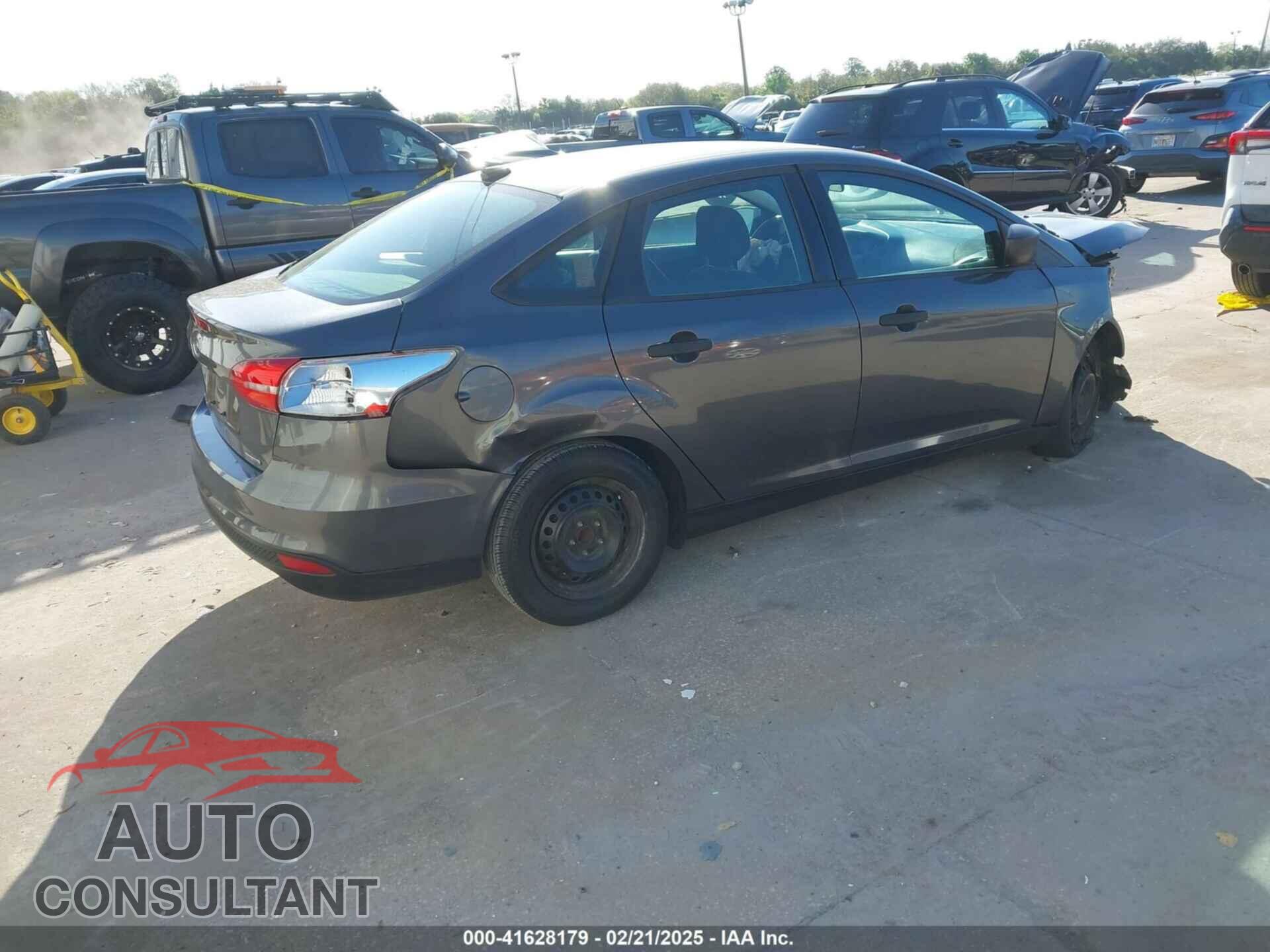 FORD FOCUS 2016 - 1FADP3E26GL262175