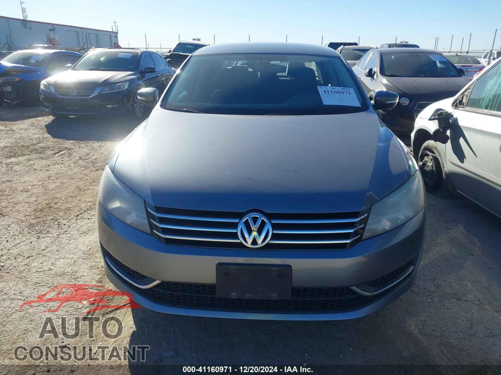 VOLKSWAGEN PASSAT 2013 - 1VWAH7A35DC092805
