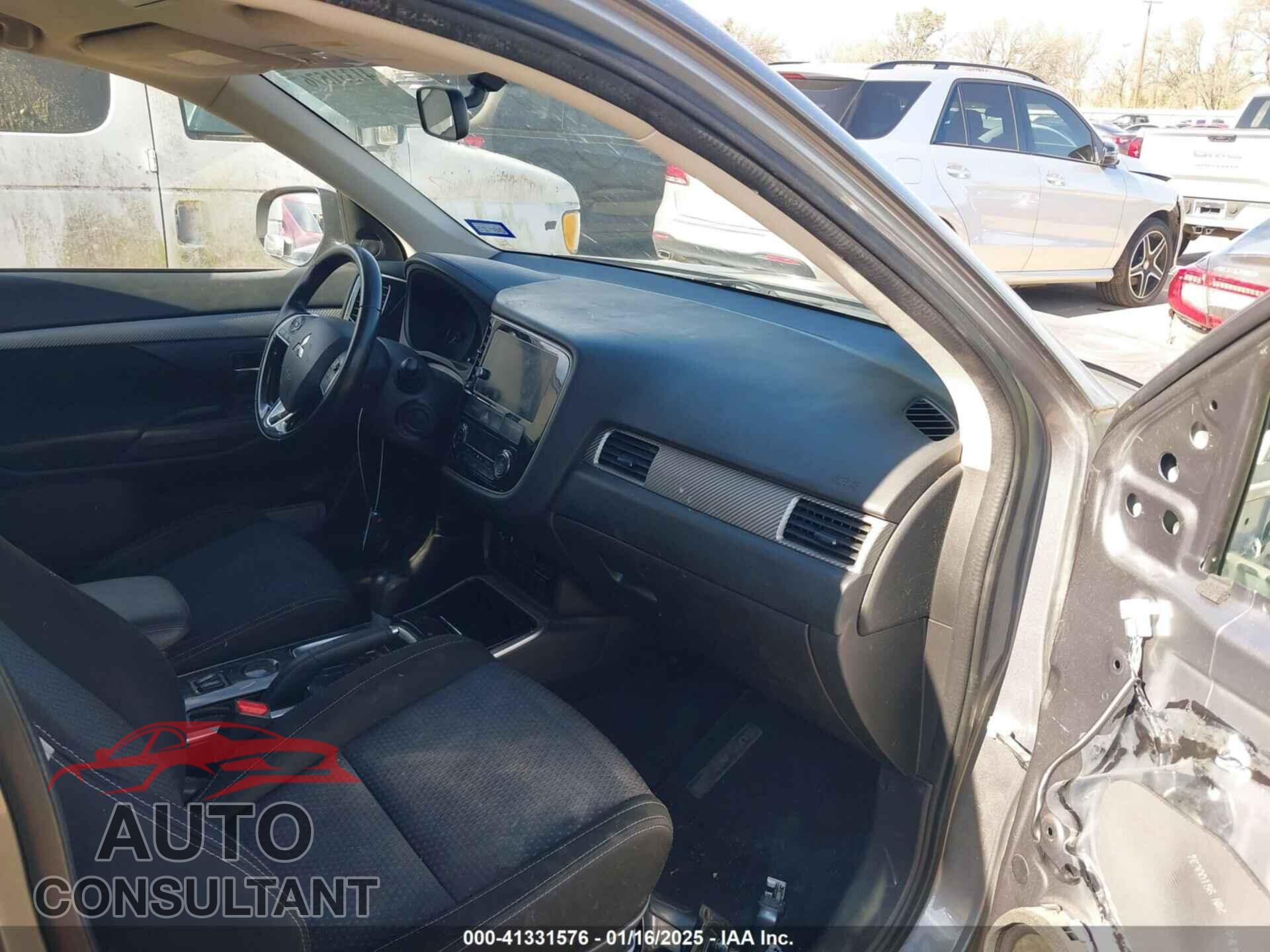MITSUBISHI OUTLANDER 2017 - JA4AD3A36HZ059932